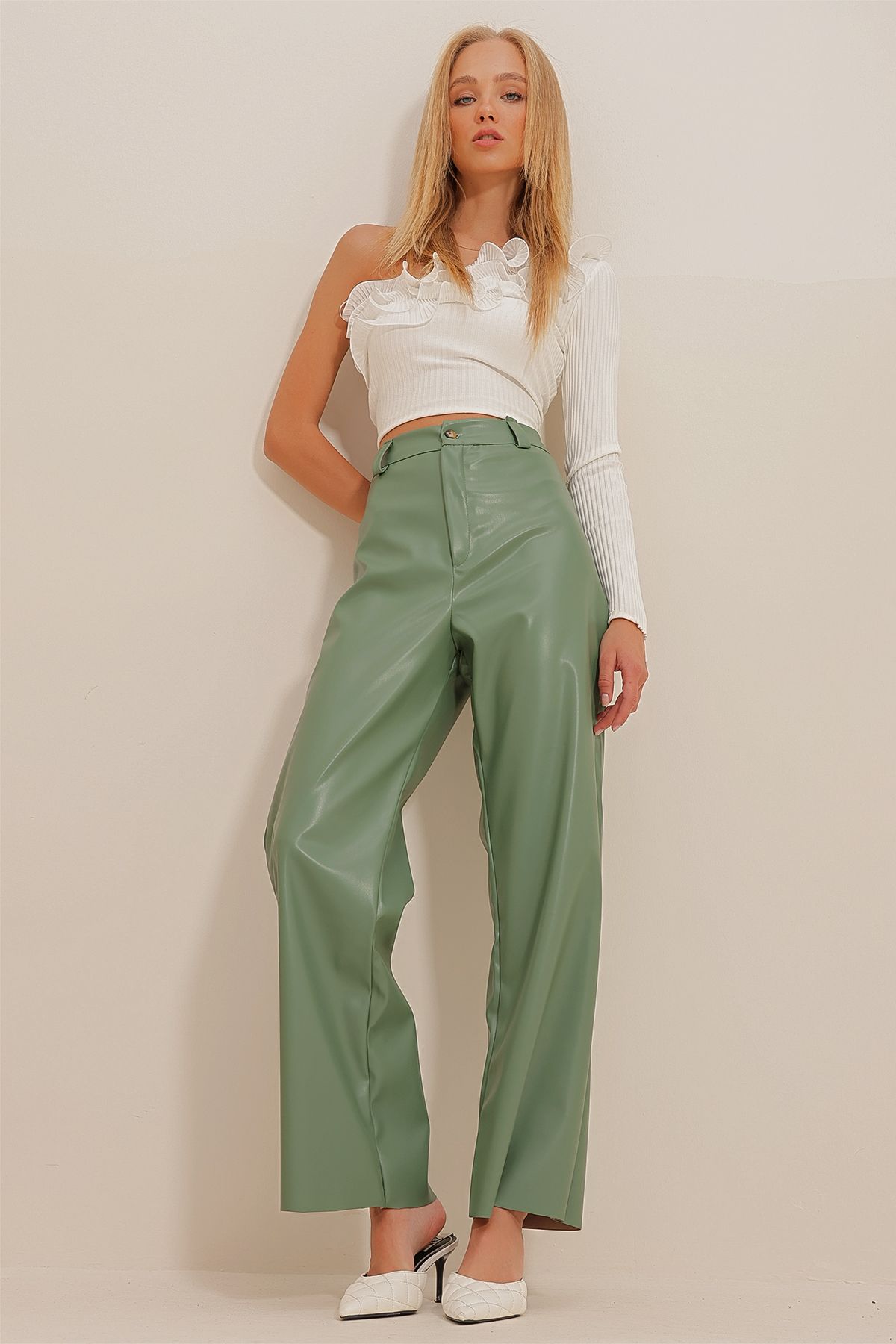 Trend Alaçatı Stili Kadın Yeşil Çift Cepli Palazzo Deri Pantolon ALC-X10964