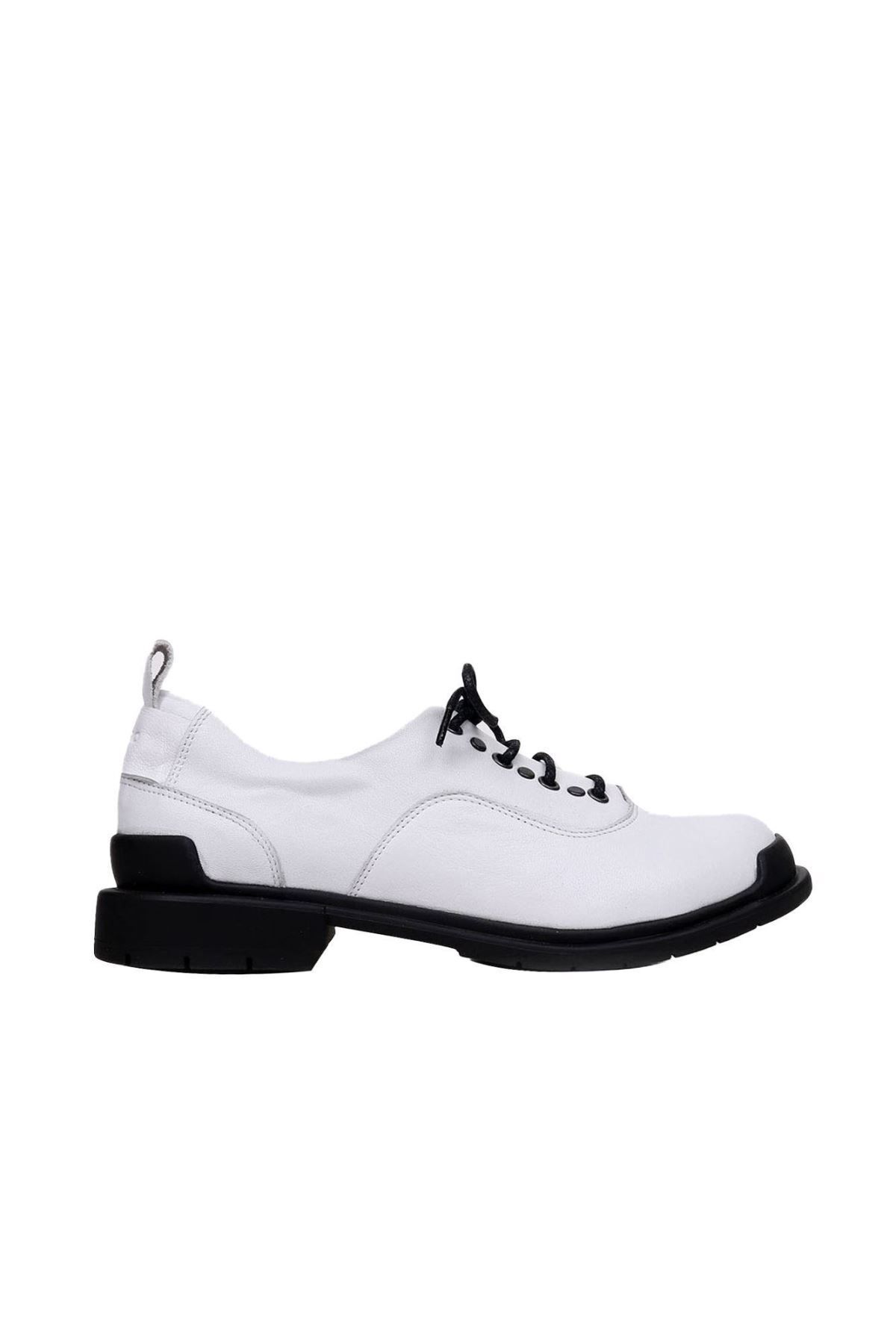 BUENO Shoes Beyaz Deri Kadın Az Topuklu Ayakkabı