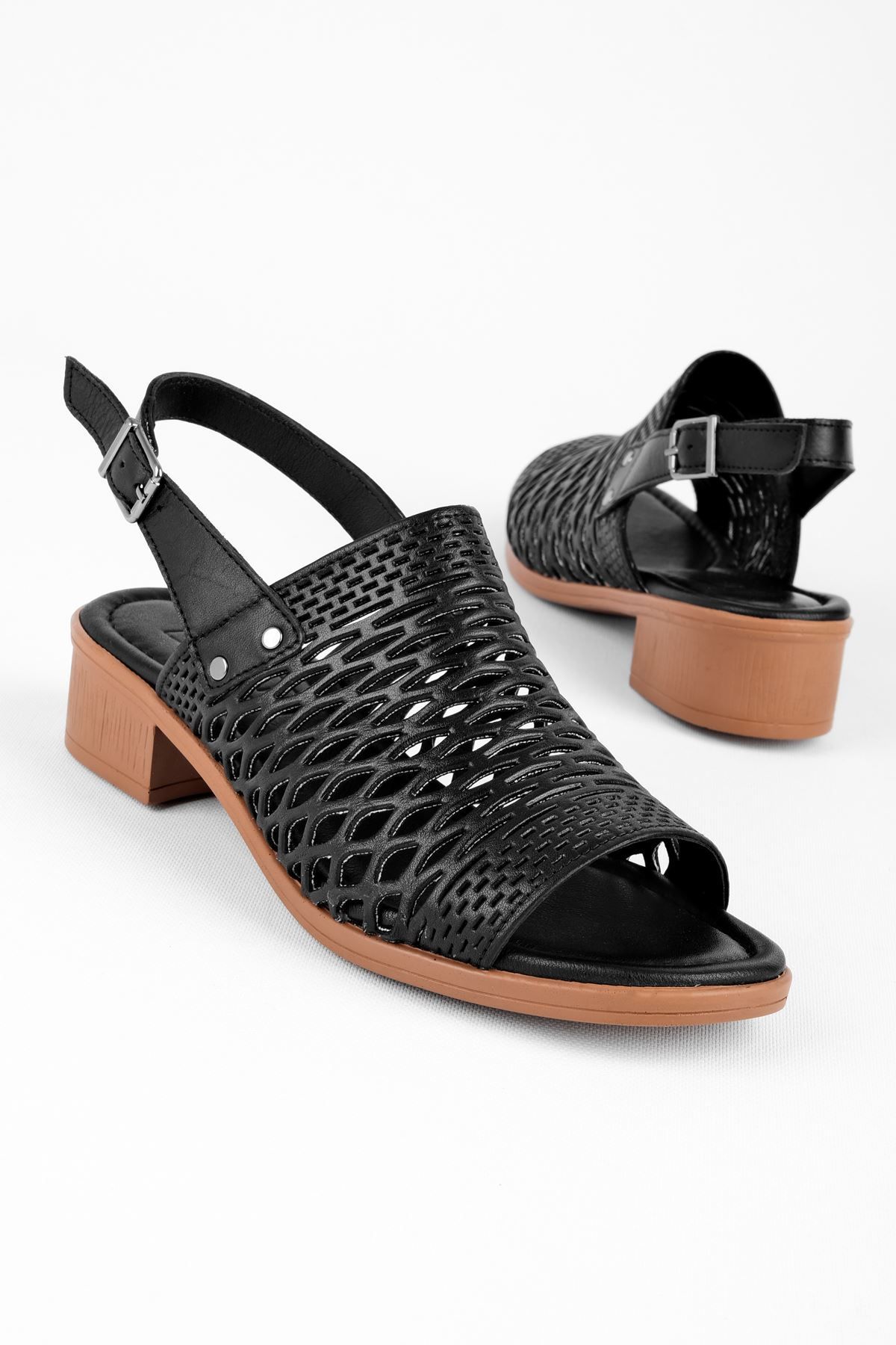 LAL SHOES & BAGS Ressie Kadın Hakiki Deri Deli Detaylı Arkası Açık Topuklu Ayakkabı-siyah