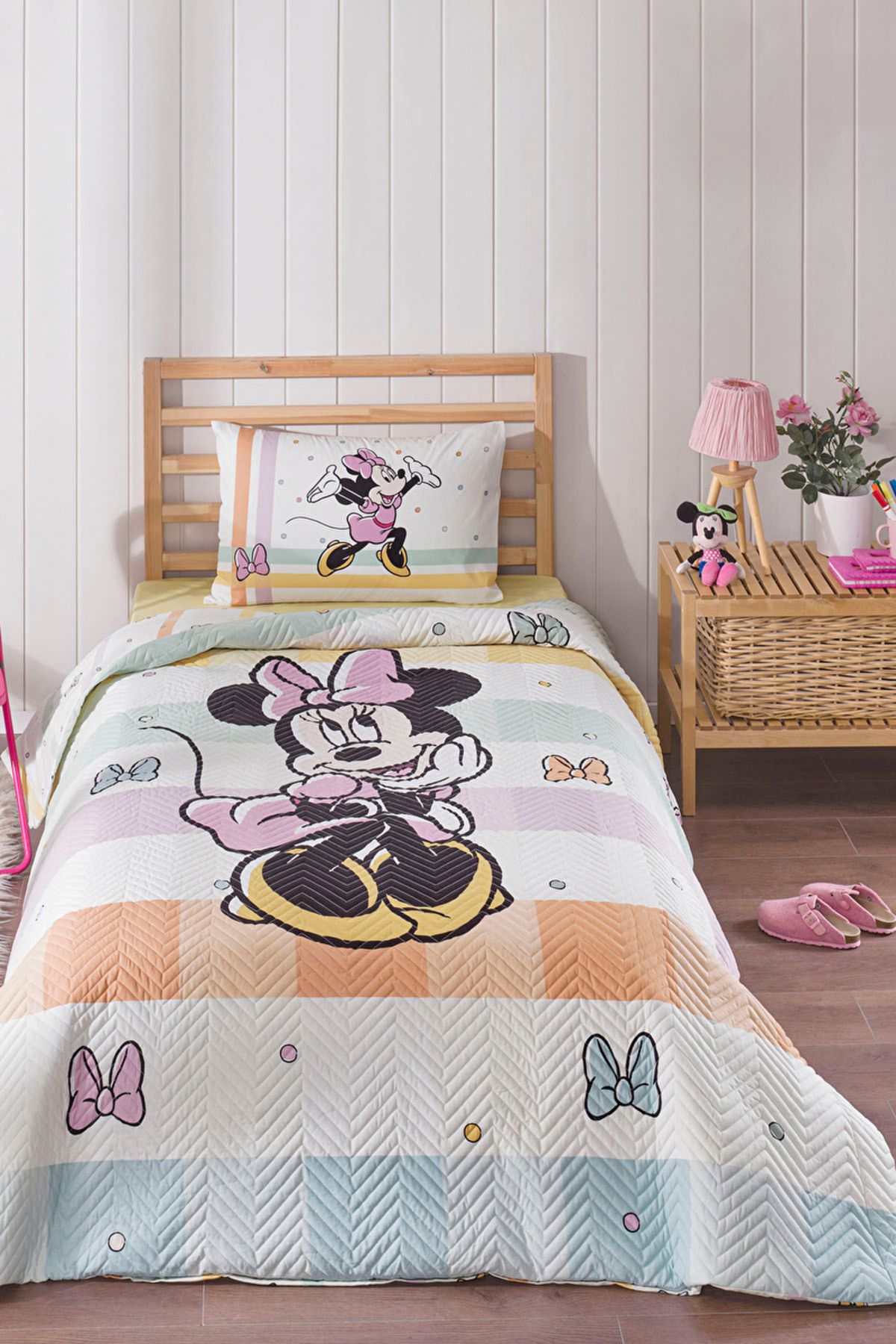 Özdilek Minnie Mouse Happy Tek Kişilik Disney Lisanslı Lastikli Fitted Çarşaf Kapitone Çocuk Nevresi