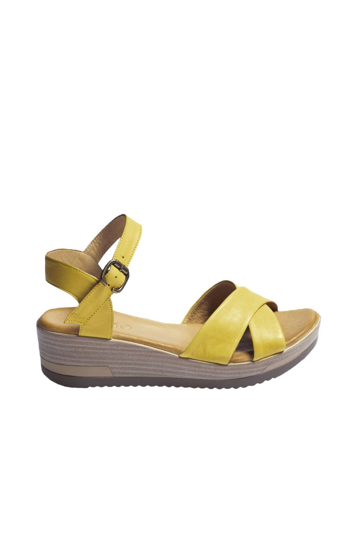 BUENO Shoes Sarı Deri Kadın Dolgu Topuklu Sandalet