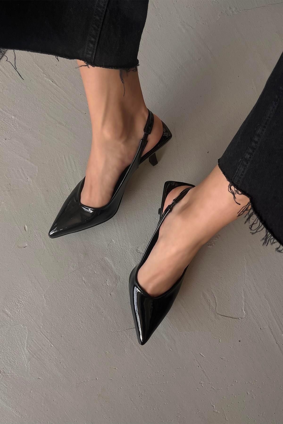 Straswans Harper  Kadın Topuklu  Rugan  Sandalet Siyah