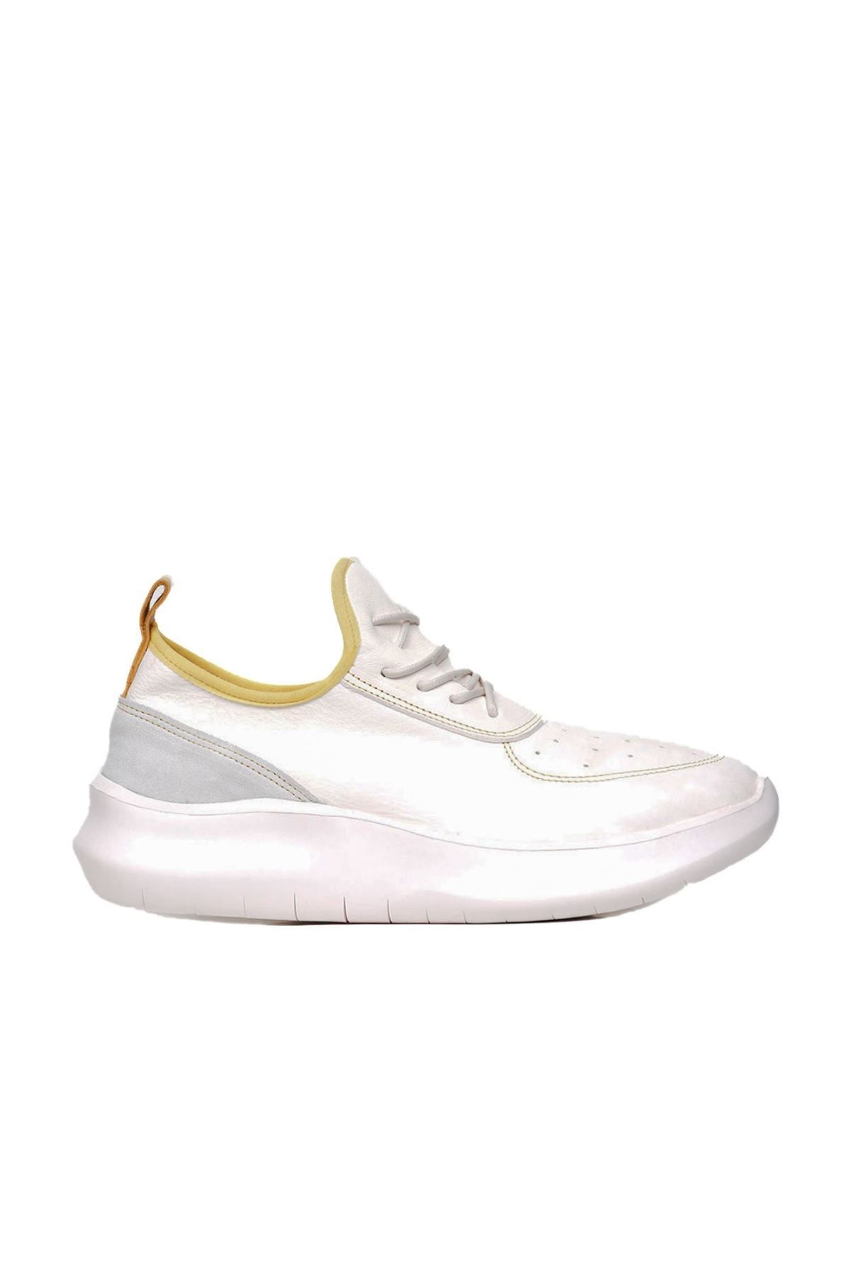 Bueno Shoes Beyaz Sarı Deri Kadın Dolgu Topuklu Spor Ayakkabı