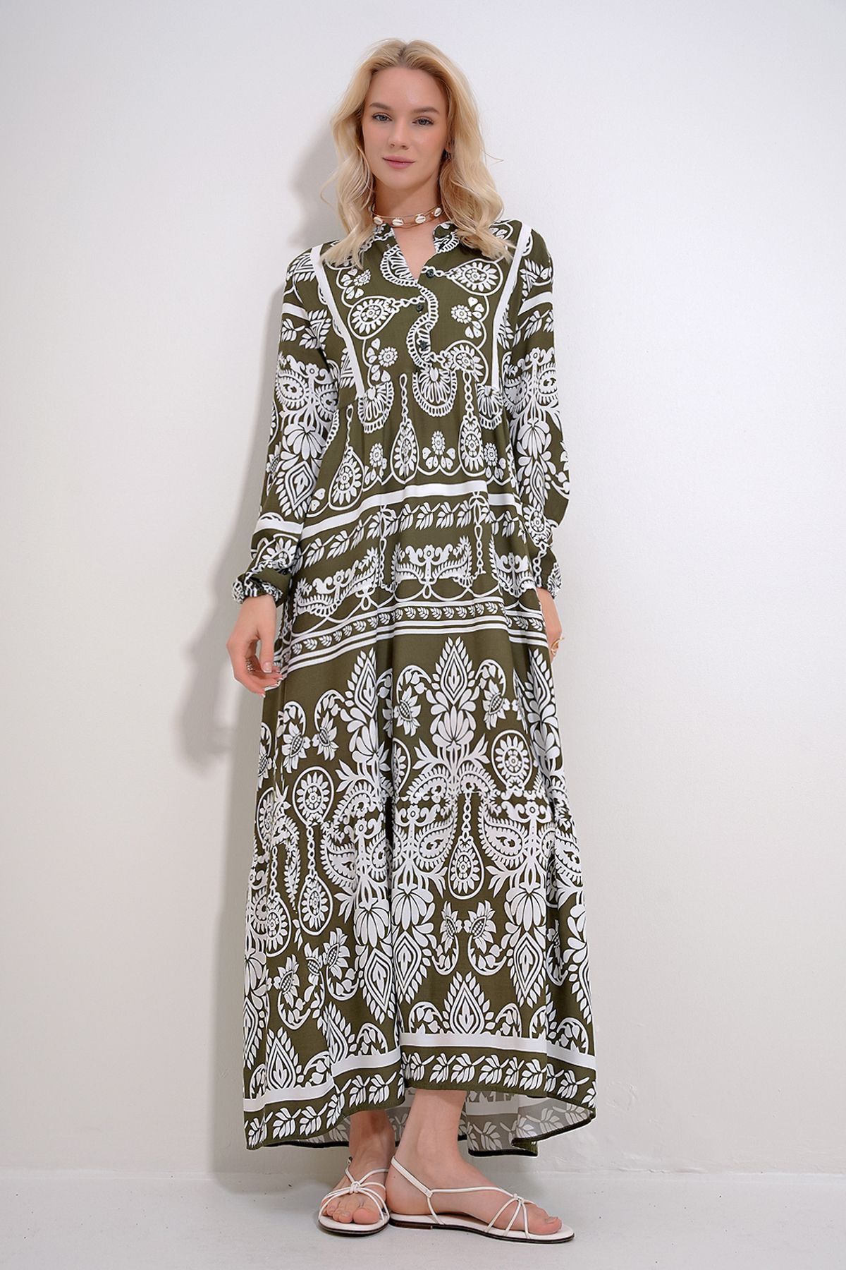 Trend Alaçatı Stili Kadın Haki Robası Düğme Detaylı Volanlı Desenli Dokuma Viskon Elbise ALC-X12036
