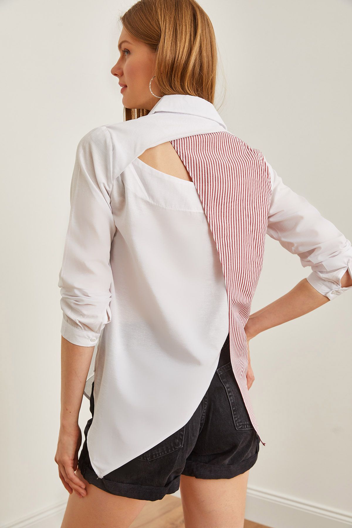 Olalook Kadın Bordo Beyaz Sırtı Cut Out Detaylı Sambre Oversize Gömlek GML-19001052