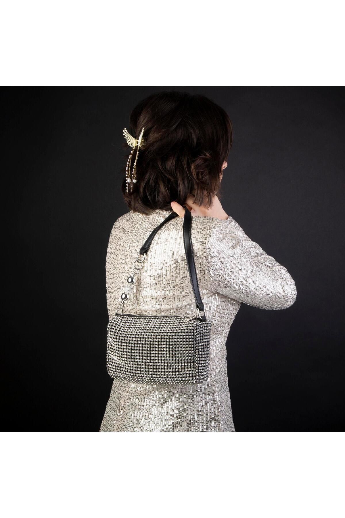 Nas Bag Kadın Çapraz Çanta Diamond Serisi Gümüş Zincir Detaylı Şık Çanta Gümüş