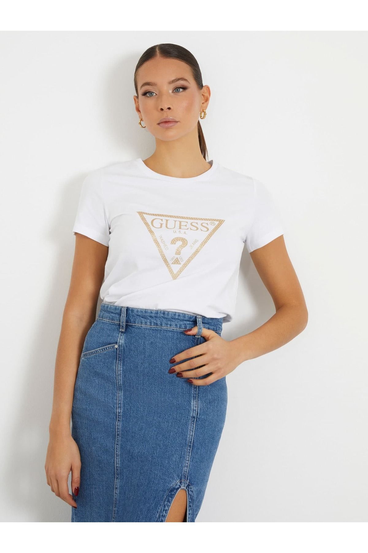Guess Gold Triangle Kadın Regular Fit T-shirt