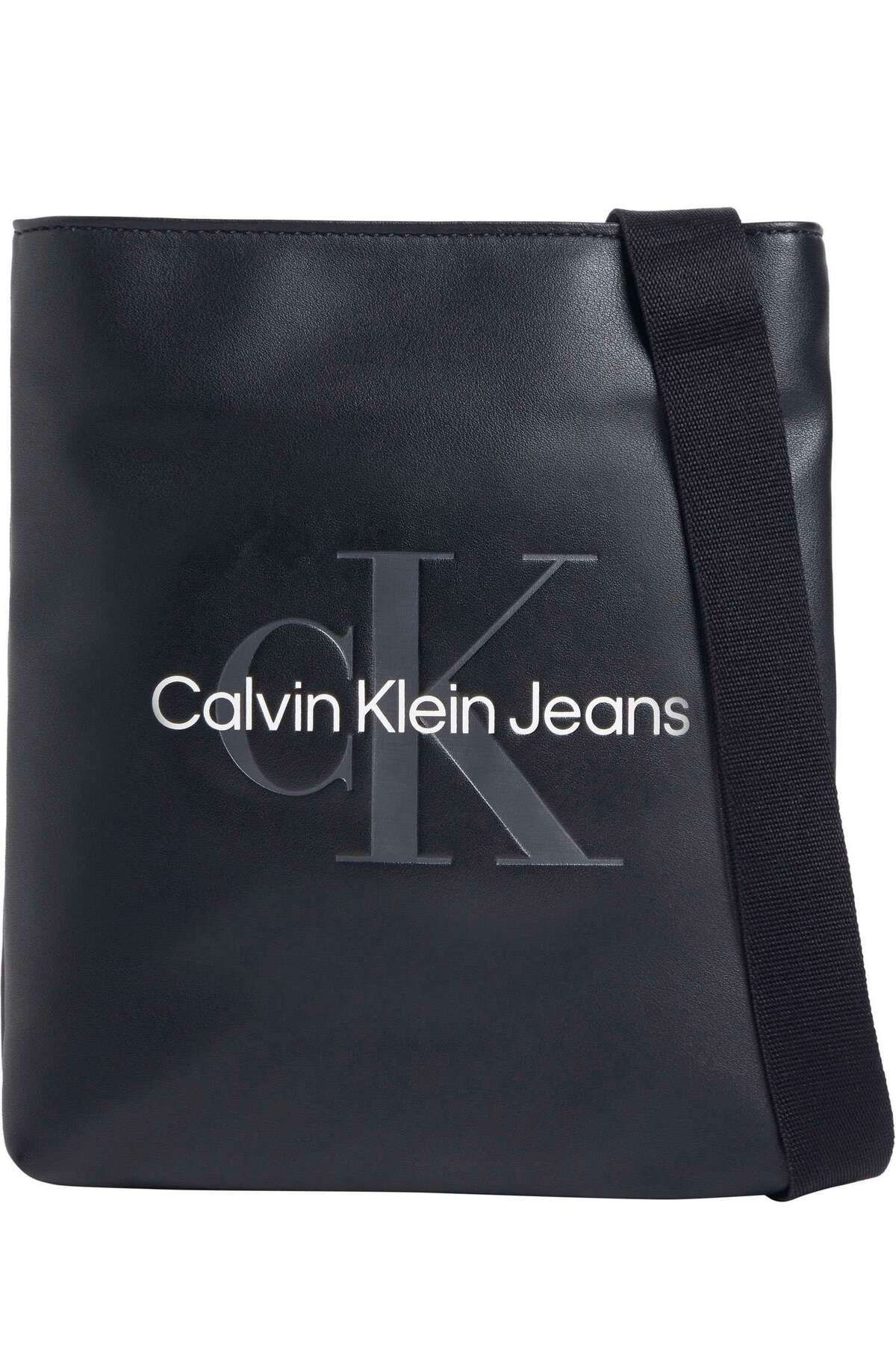 Calvin Klein MONOGRAM SOFT FLATPACK18