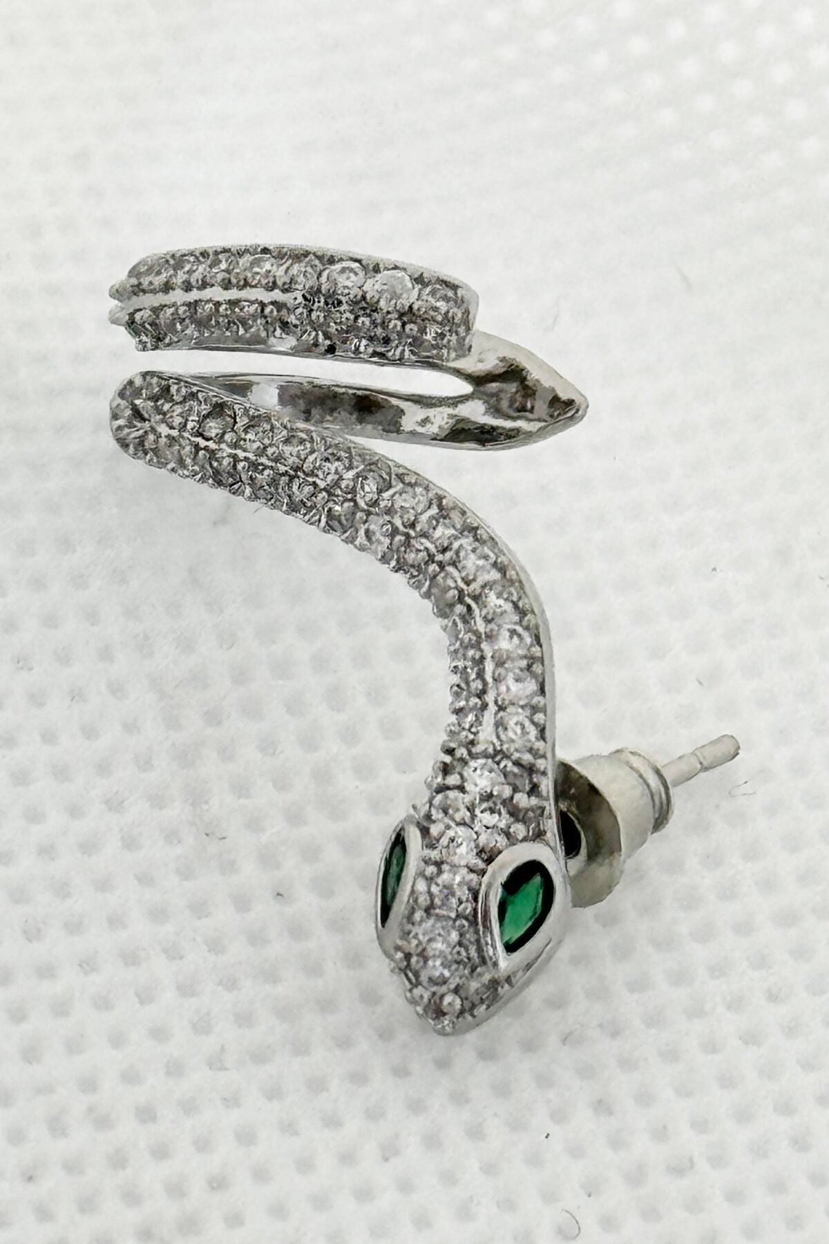 Takıştır Gümüş Renk Yılan Figürlü Taş Detaylı Ear Cuff (Tek)
