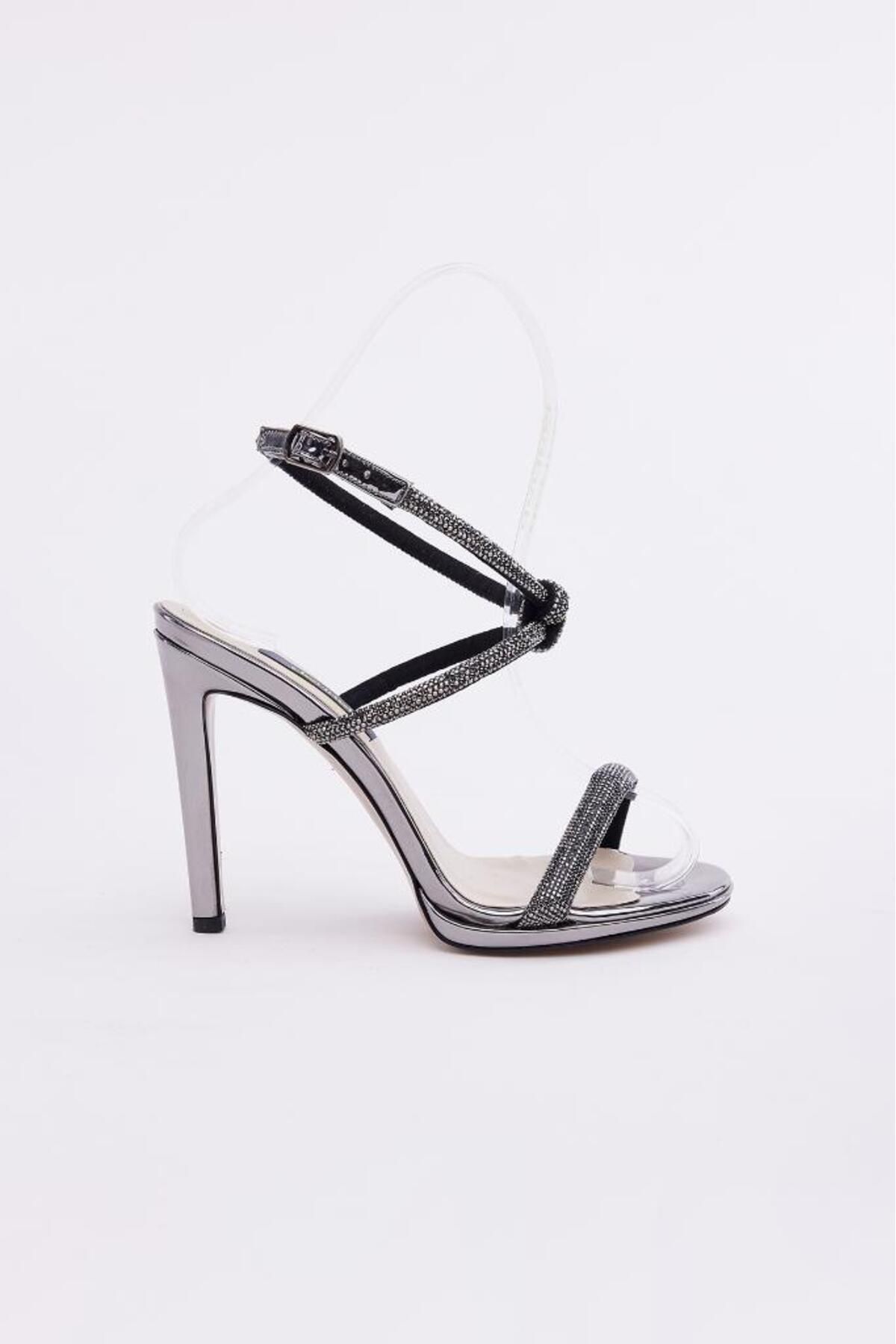 Derinet Ayna Taşlı Bilek Bantlı Kadın Topuklu Ayakkabı
