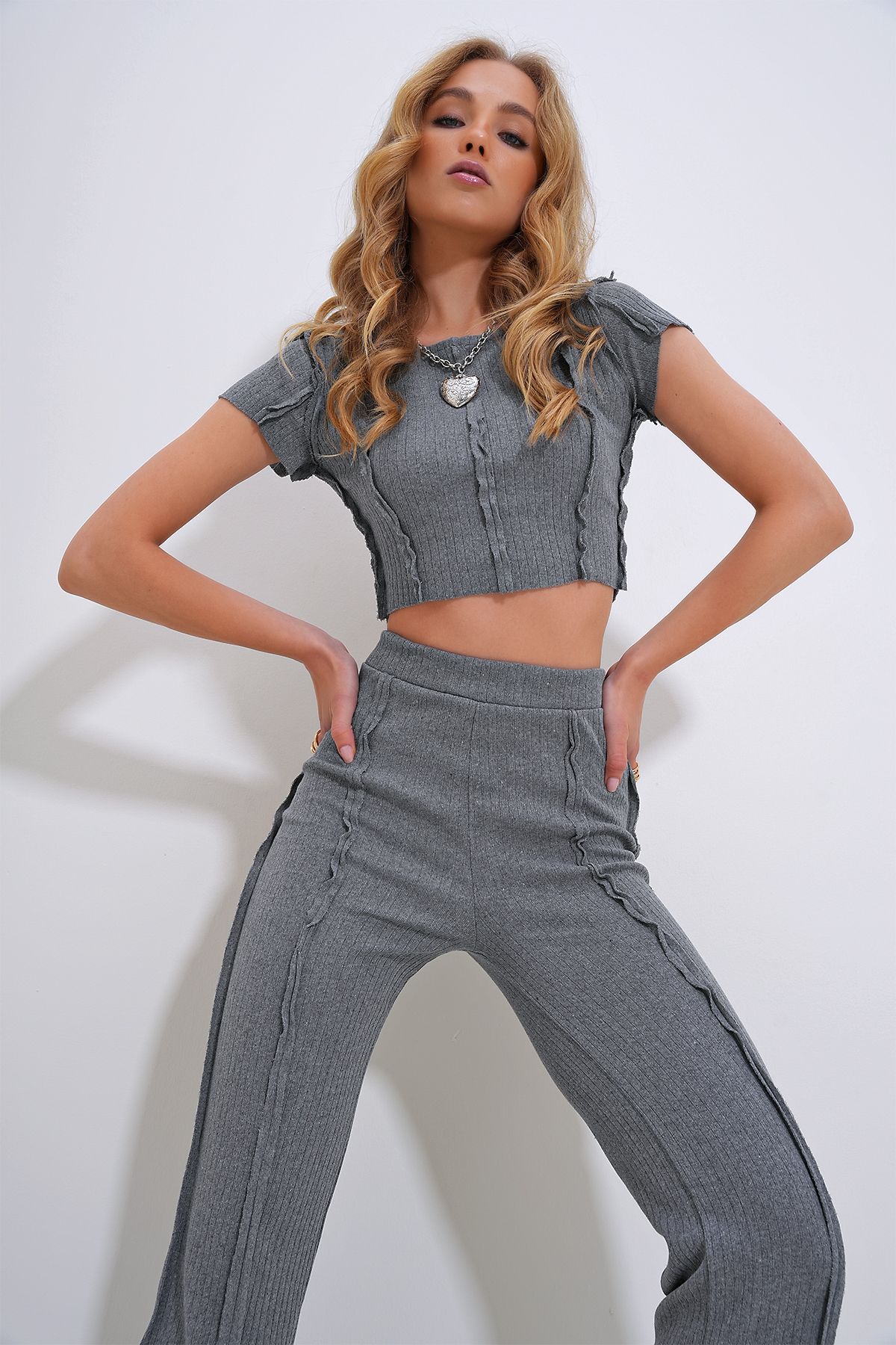 Trend Alaçatı Stili Kadın Antrasit Ters Dikişli Bluz Ve Pantolon İnterlok Takım ALC-X12200