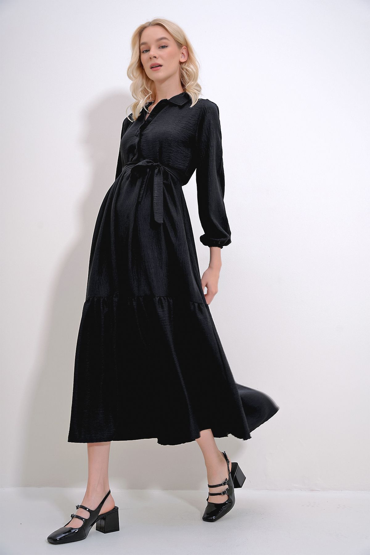 Trend Alaçatı Stili Kadın Siyah Önü Düğmeli Eteği Volanlı Flamlı Keten Maxiboy Elbise ALC-X12045