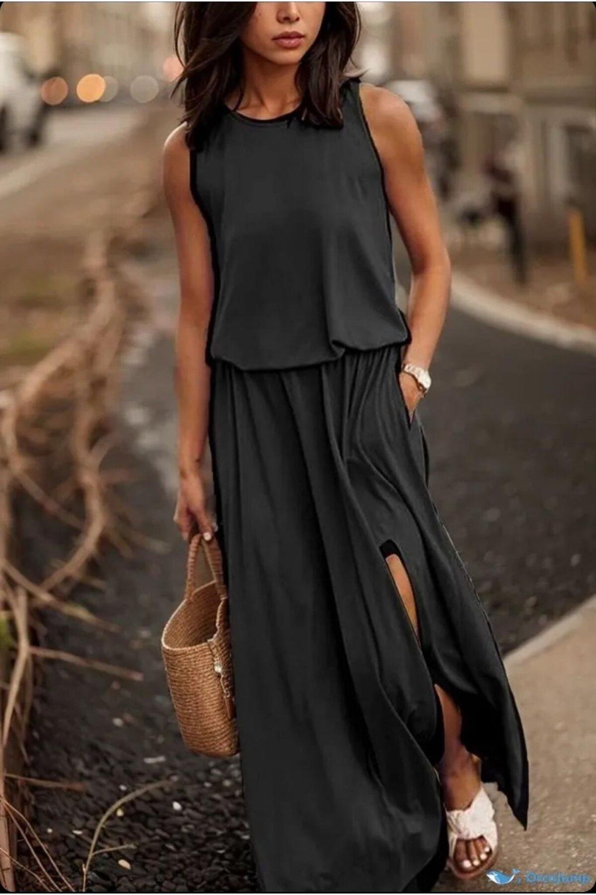 Modayakamoz Kadın Suprem Kumaş Belinde Lastik Ve Yırtmaç Detaylı Askılı Elbise