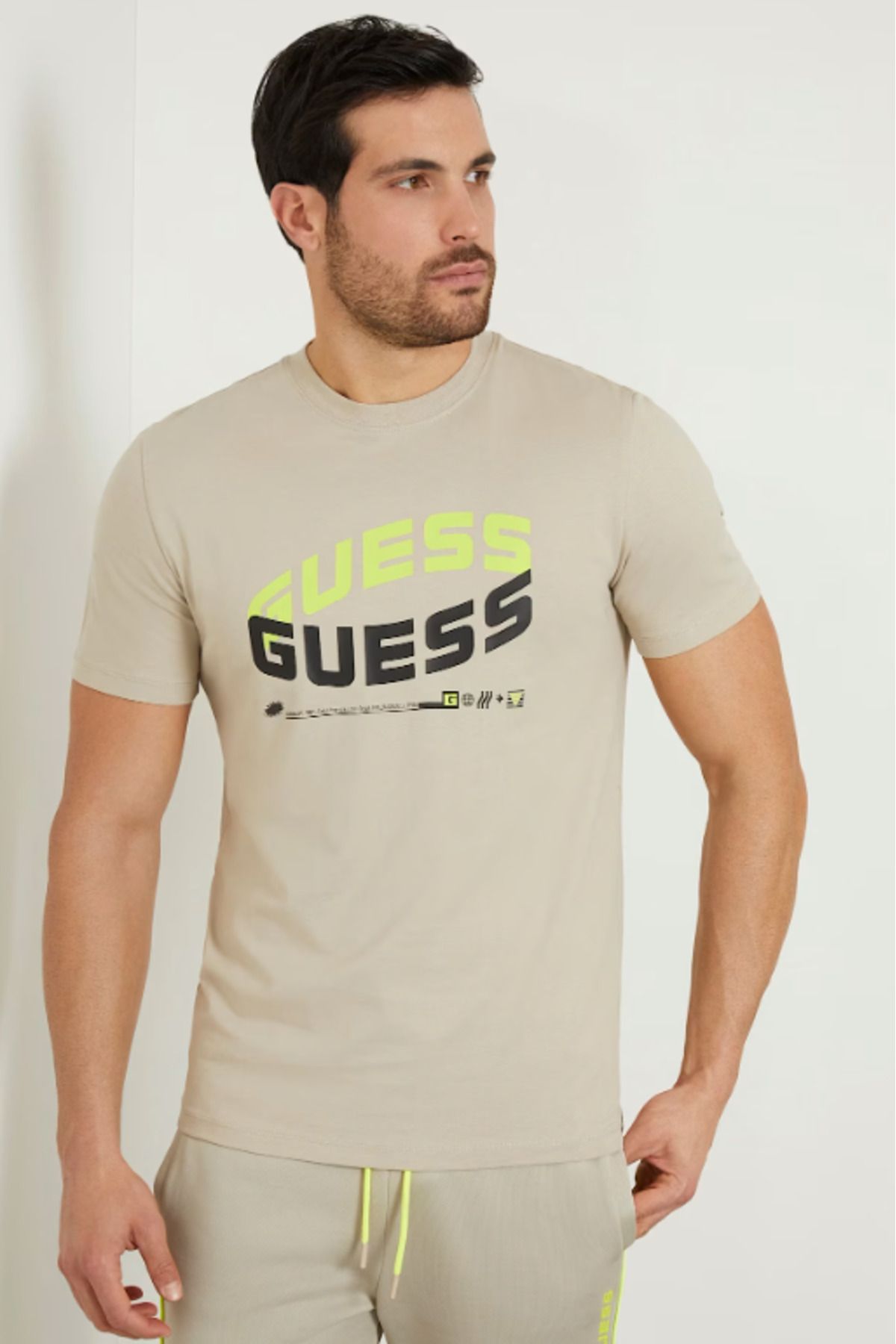 Guess Erkek Guess Önde Logo T-Shirt / Kum Beji