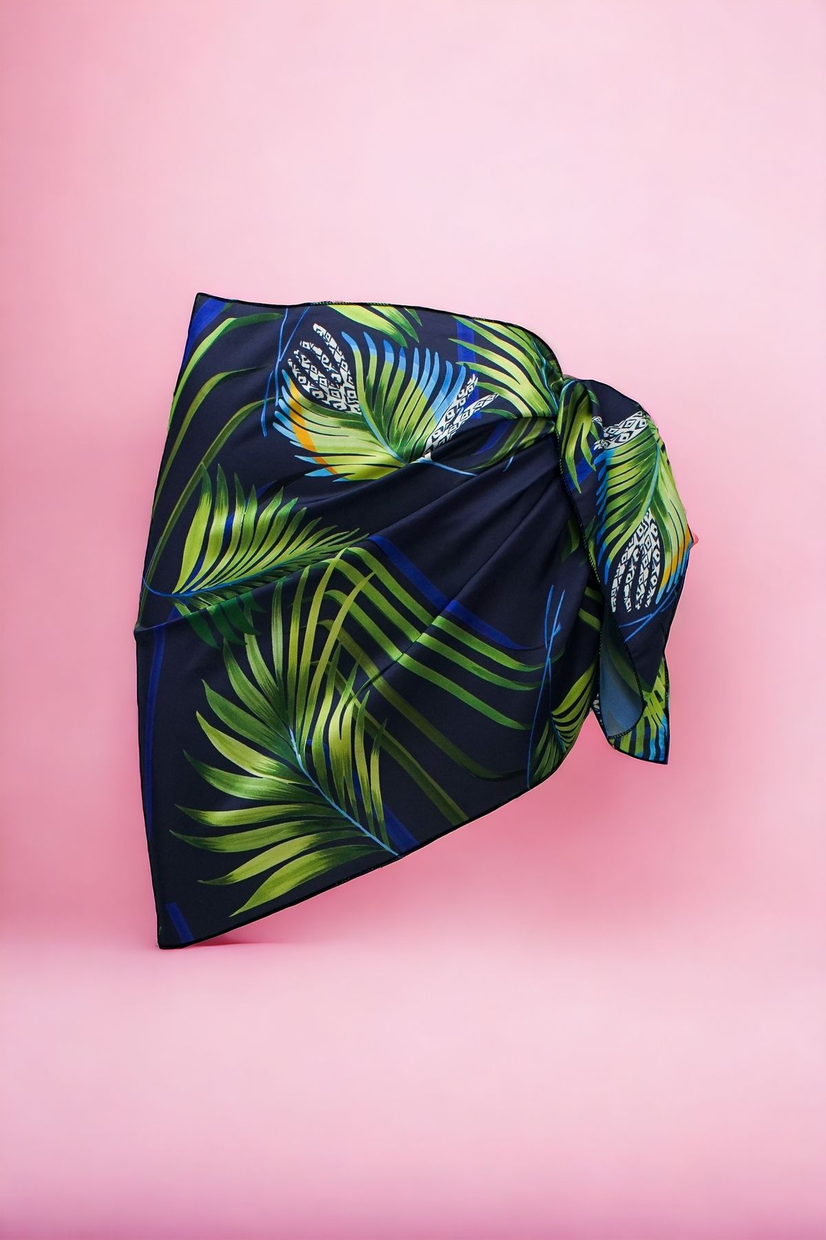 pistore Lacivert Tropikal Palmiye Desenli Kısa Pareo Saten Kadın Plaj Elbisesi Yeni Sezon