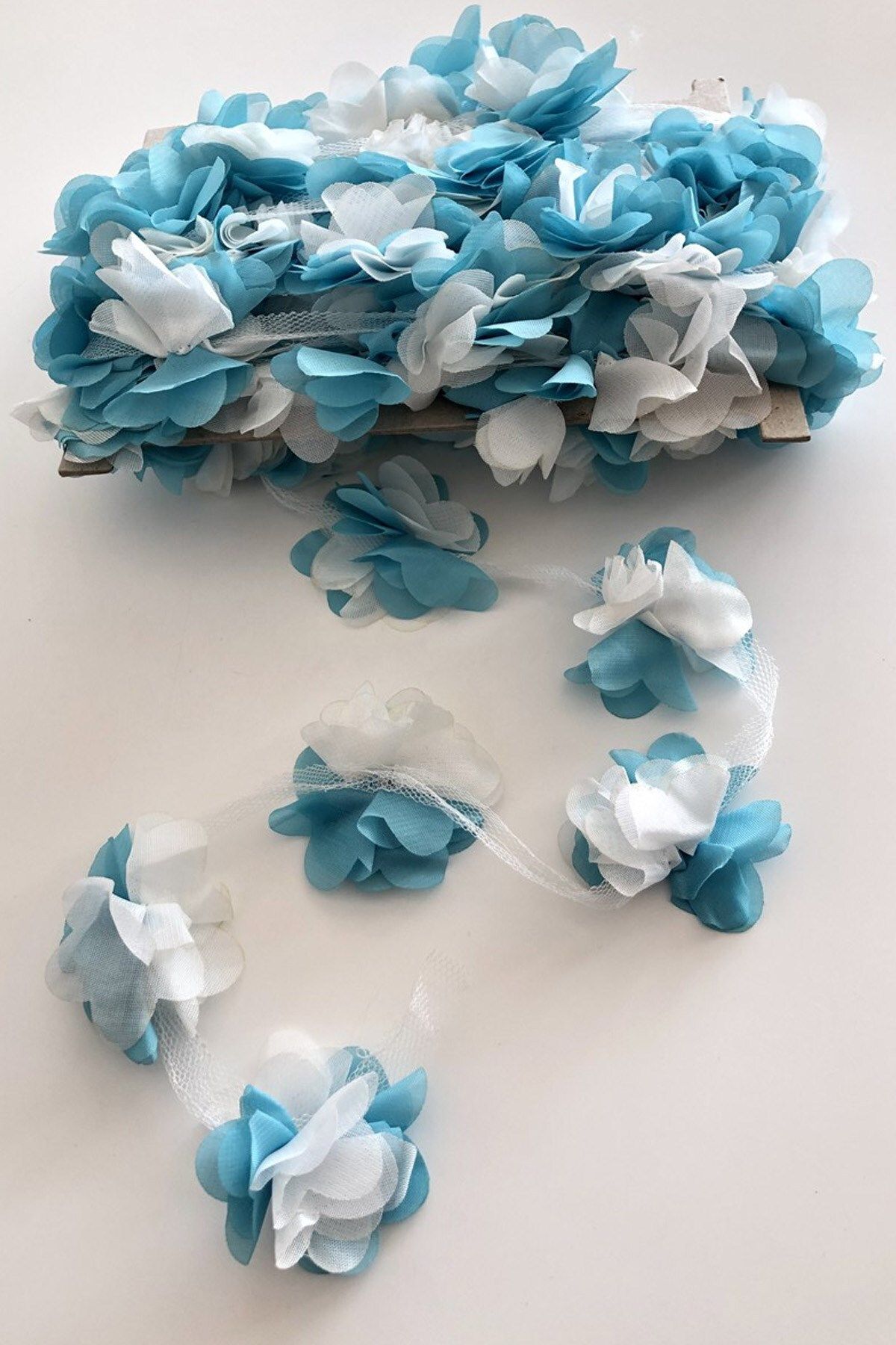 Hayalperest boncuk Mavi Beyazlı Lazer Kesim Çiçek Şerit