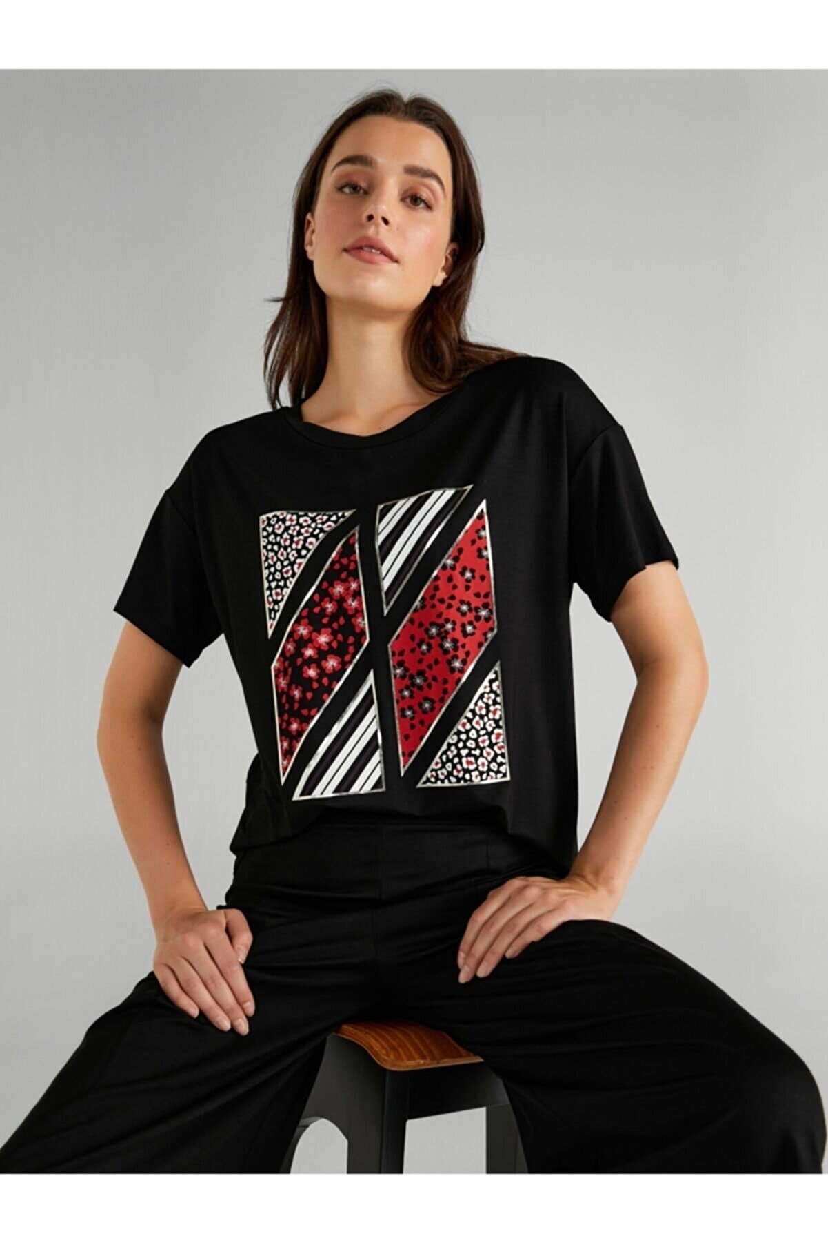 Faik Sönmez Kadın Siyah Önü Patchwork Desenli T-Shirt 61623