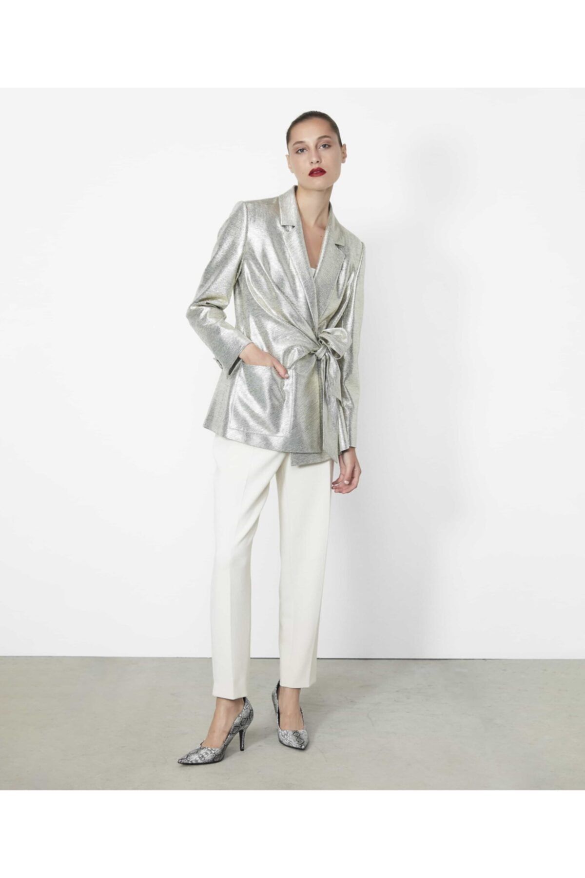 İpekyol Kadın Gümüş Anvelop Kapama Detaylı Ceket