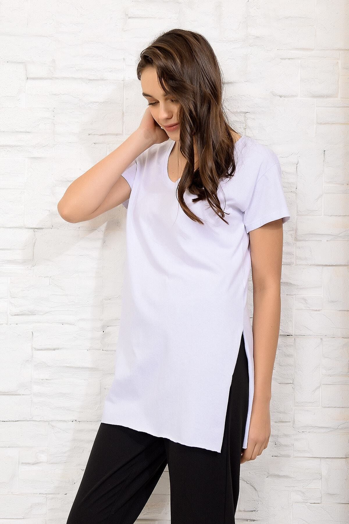 Trend Alaçatı Stili Kadın Beyaz V Yaka Uzun Yırtmaçlı T-shırt Alc-x3201