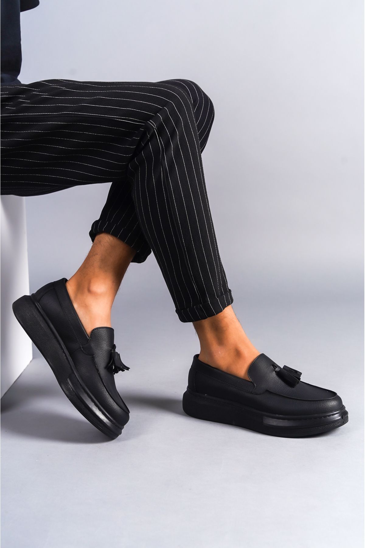 BZ Moda B154 ST Bağcıksız Ortopedik Taban Corcik Tipi Püsküllü Erkek Klasik Günlük Ayakkabı Siyah