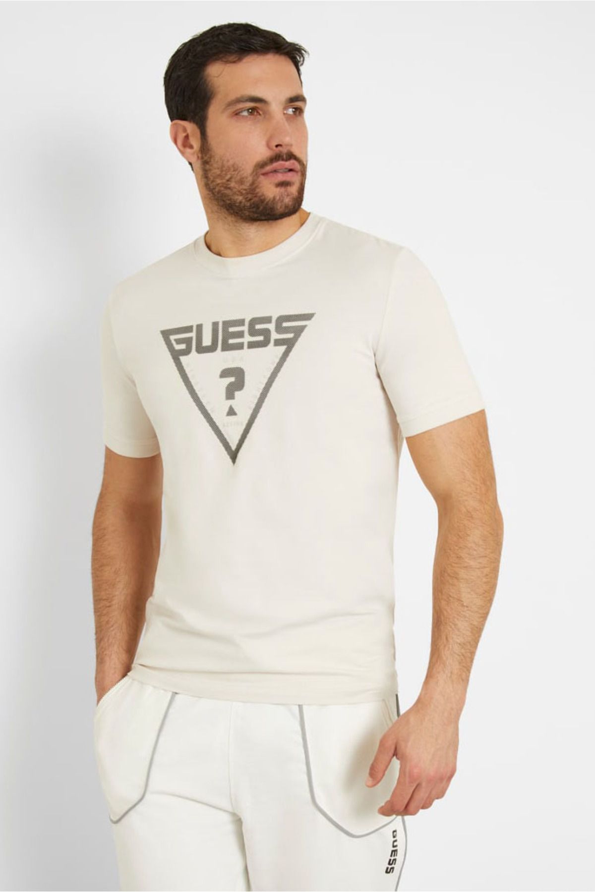 Guess Erkek Üçgen Logolu Esnek T-Shirt - Kum Beji