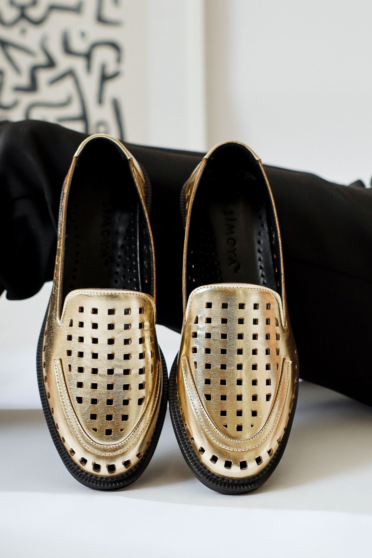 Limoya Sanah Altın Lazer Kesim Delikli Günlük Ayakkabı