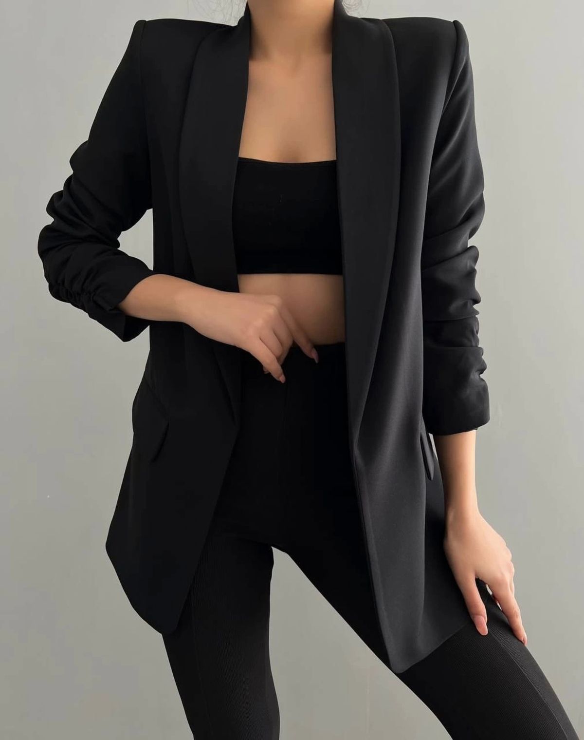 Myra Atlas Kumaş Büzgü Kol Tam Kalıp Siyah Blazer Ceket