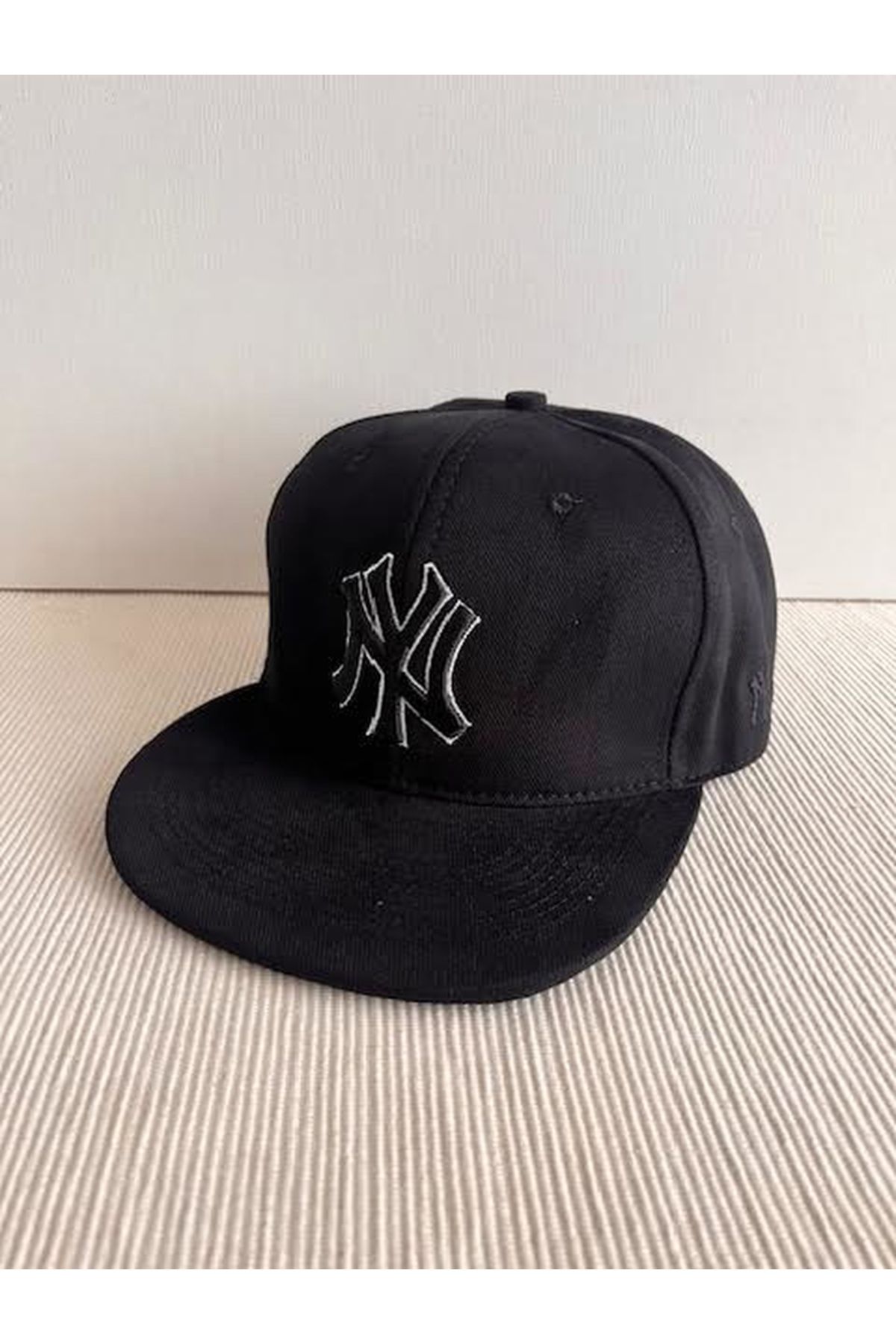 CosmoOutlet NY New York Nakışlı Arkasından Ayarlanabilir Unisex Kontürlü Siyah Renk Hip Hop Şapka