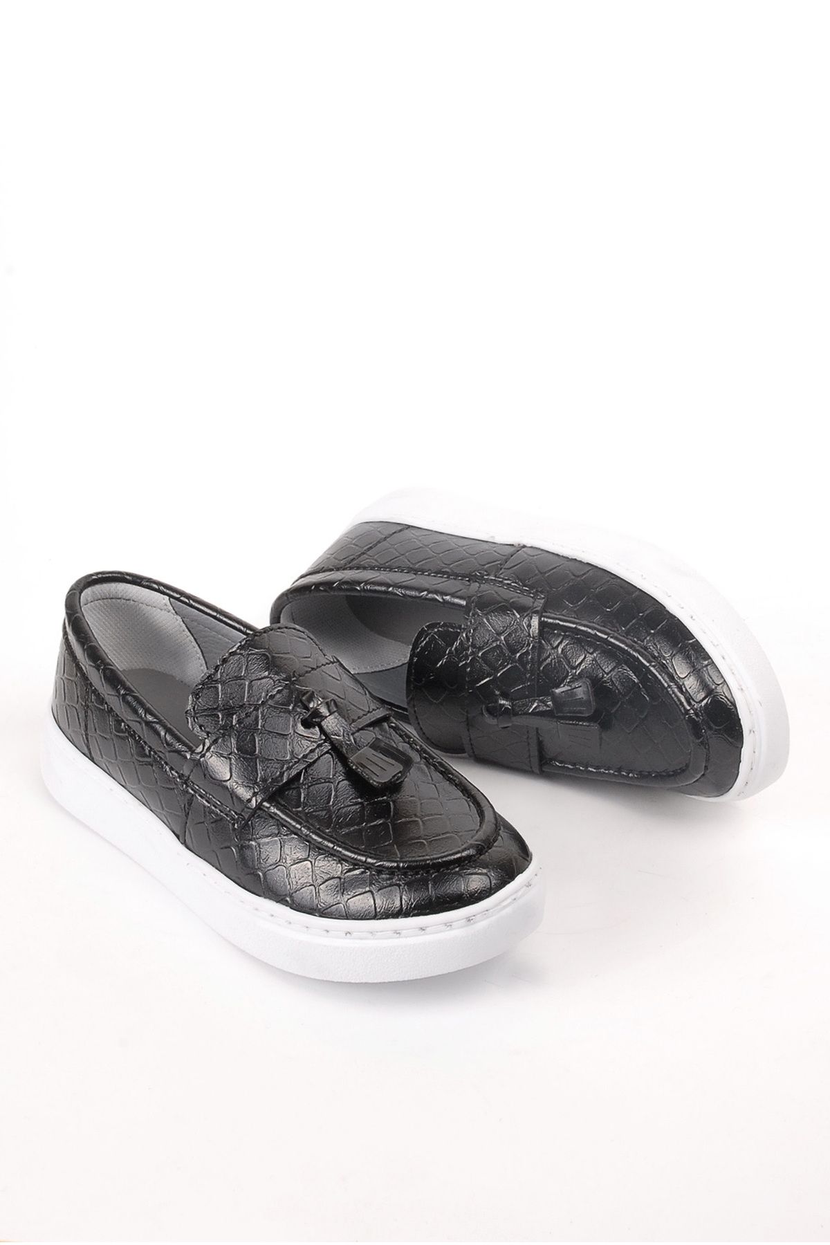 Rıdvan Çelik Erkek Çocuk Siyah Rugan Günlük Klasik Ayakkabı