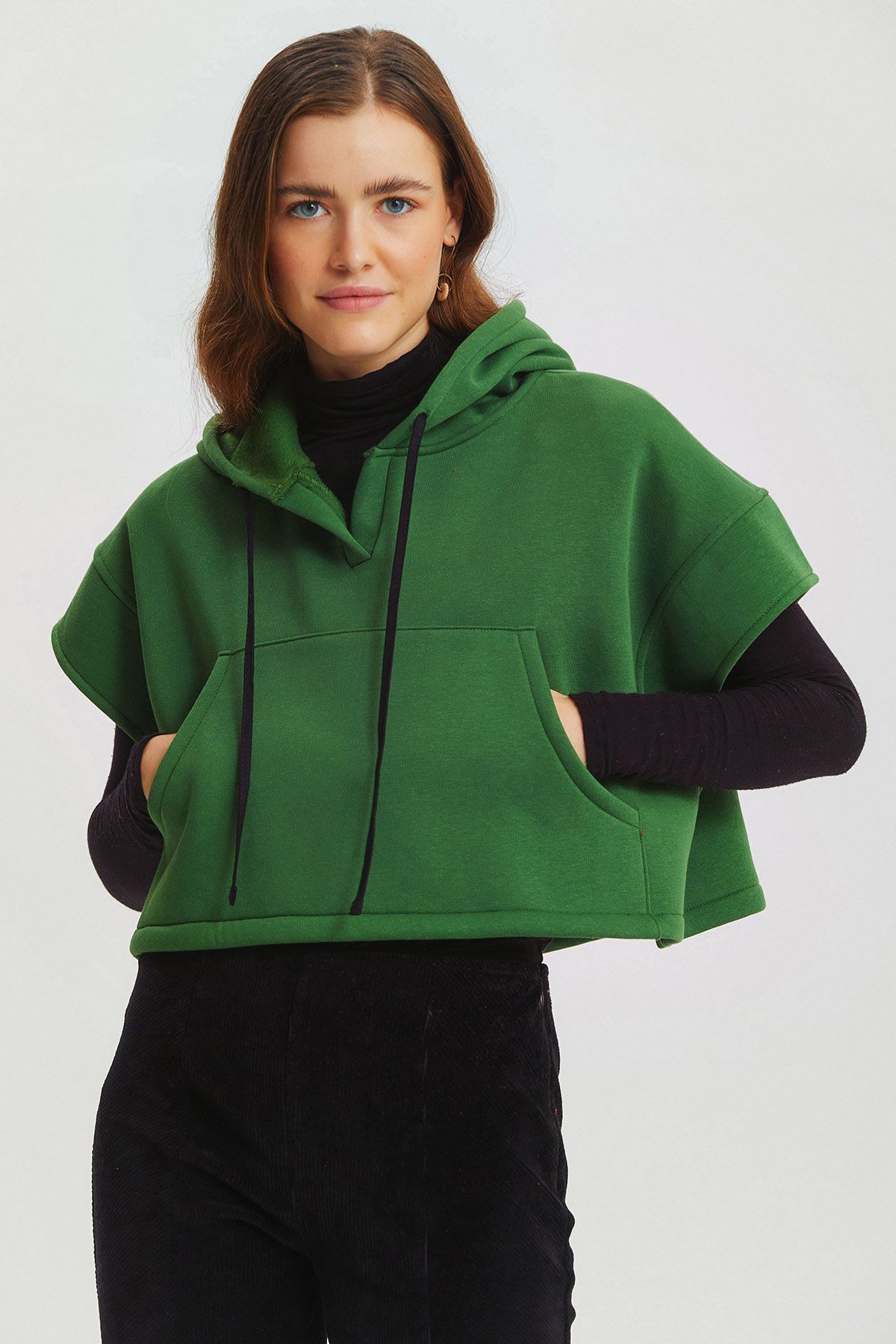 Clandestino Kapüşonlu Pamuklu Crop Sweatshirt Yeşil