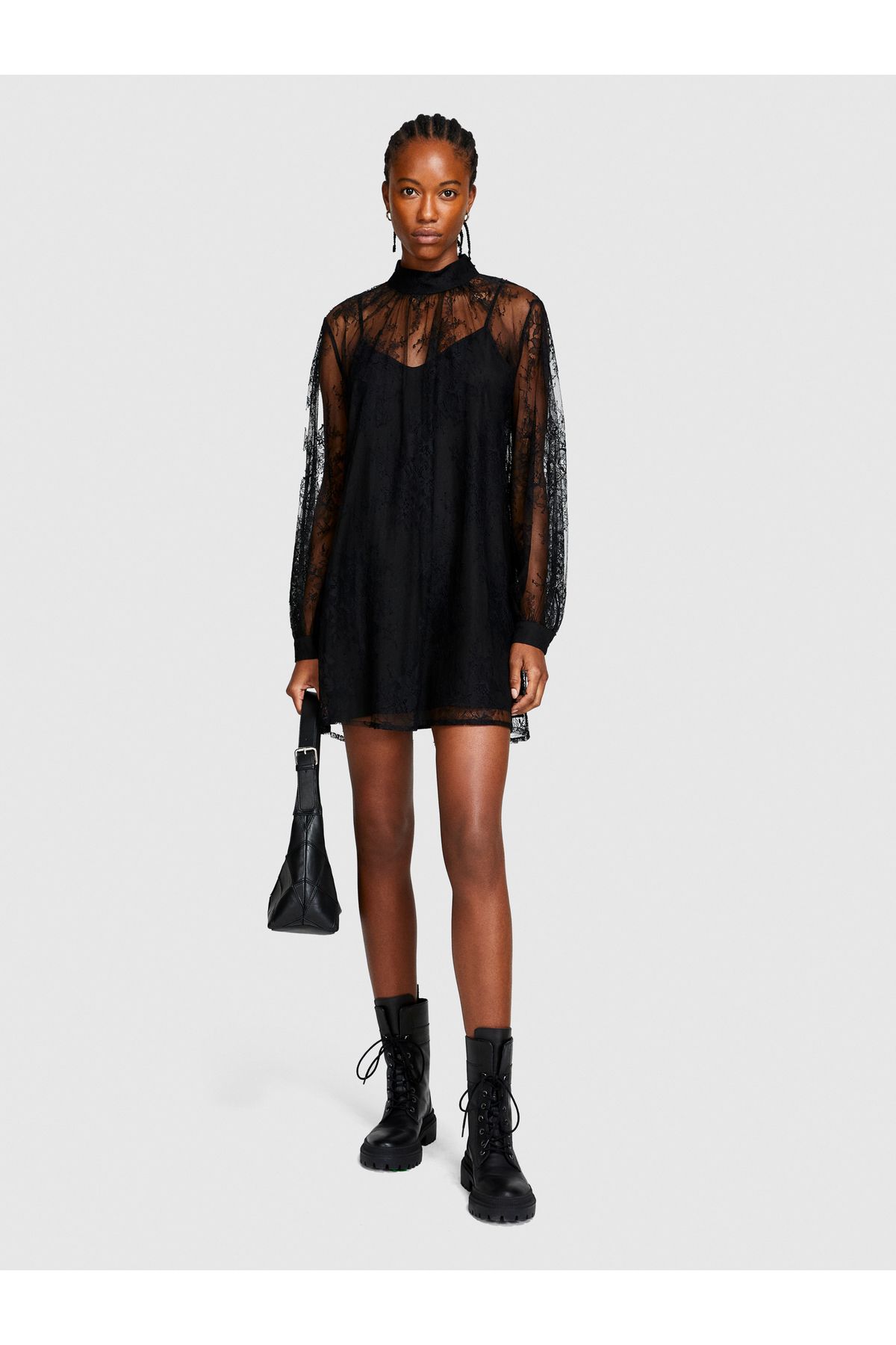 Sisley Kadın Siyah Yüksek Yakalı Uzun Kollu Dantel Elbise