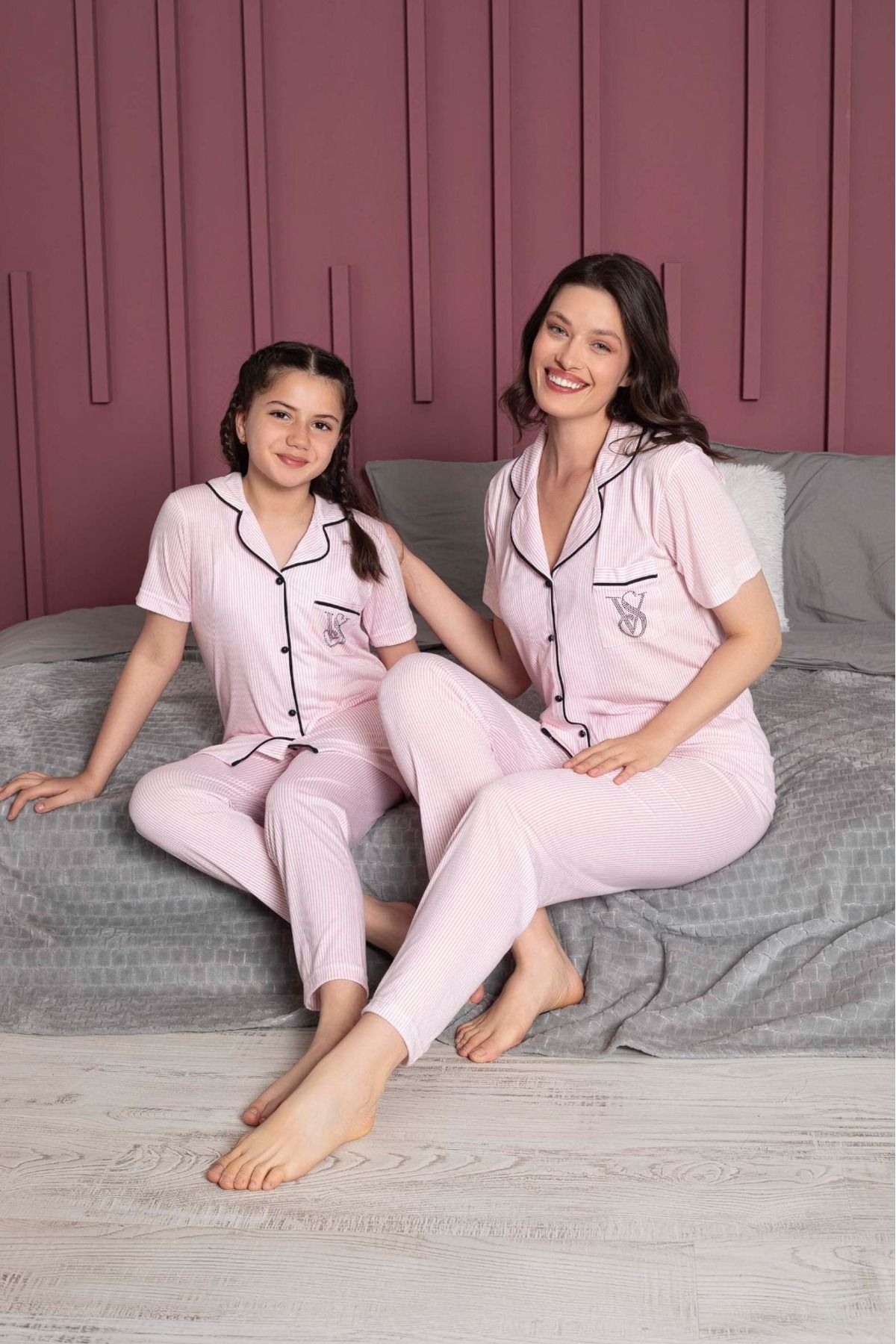 trdpodyum Anne Kız Kombin Önden Düğmeli Bebe Yaka Pijama Takımı