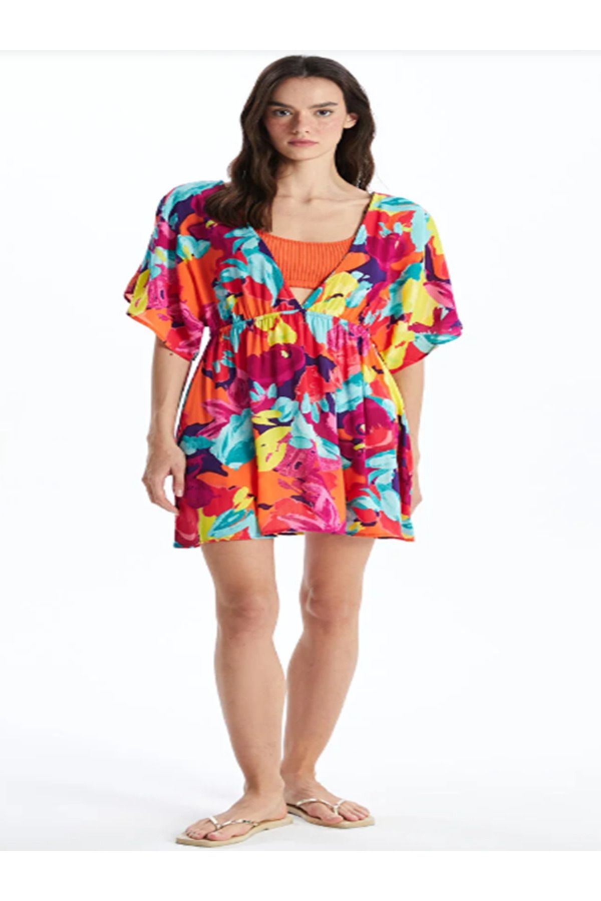 LC Waikiki LCW DREAM V Yaka Çiçekli Kısa Kollu Kadın Plaj Elbisesi