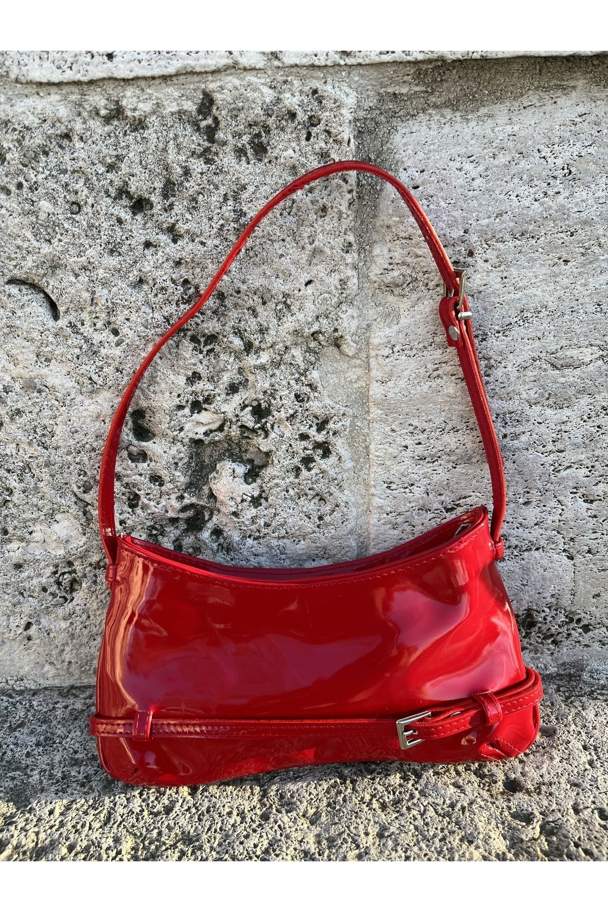 Grandcollection Kırmızı Renk Pinterest Rugan Parlak Kumaş Kadın Baget Omuz Çanta