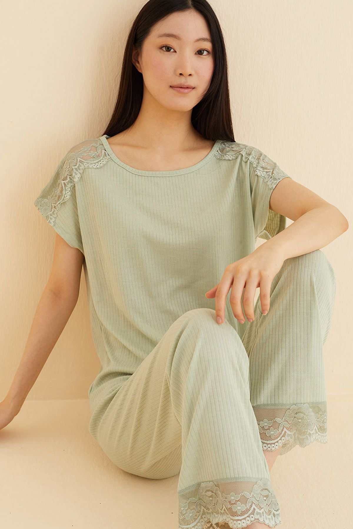 Siyah İnci yeşil Dantel Detaylı Soft Touch İnce Örme Pijama Takım