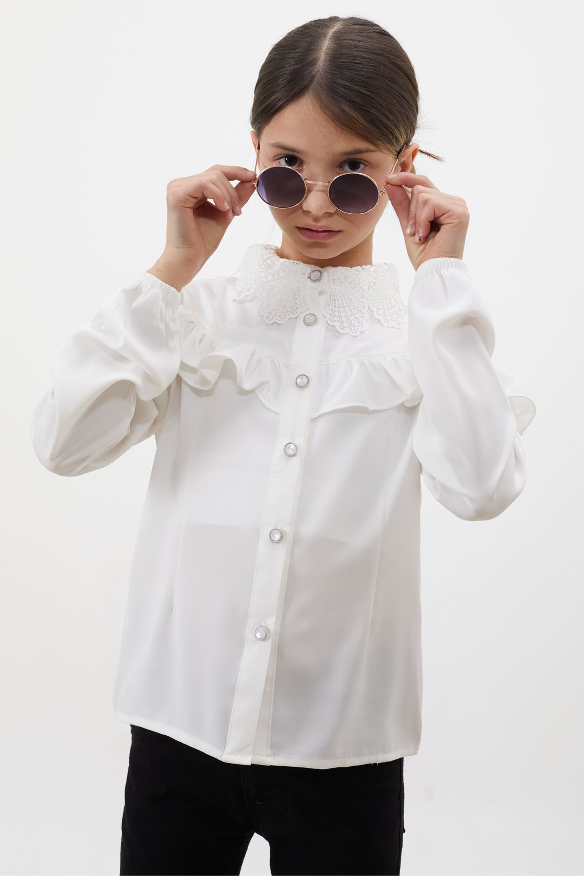 Cansın Mini Beyaz Dantel Yakalı Kız Çocuk Düğmeli Gömlek 18455