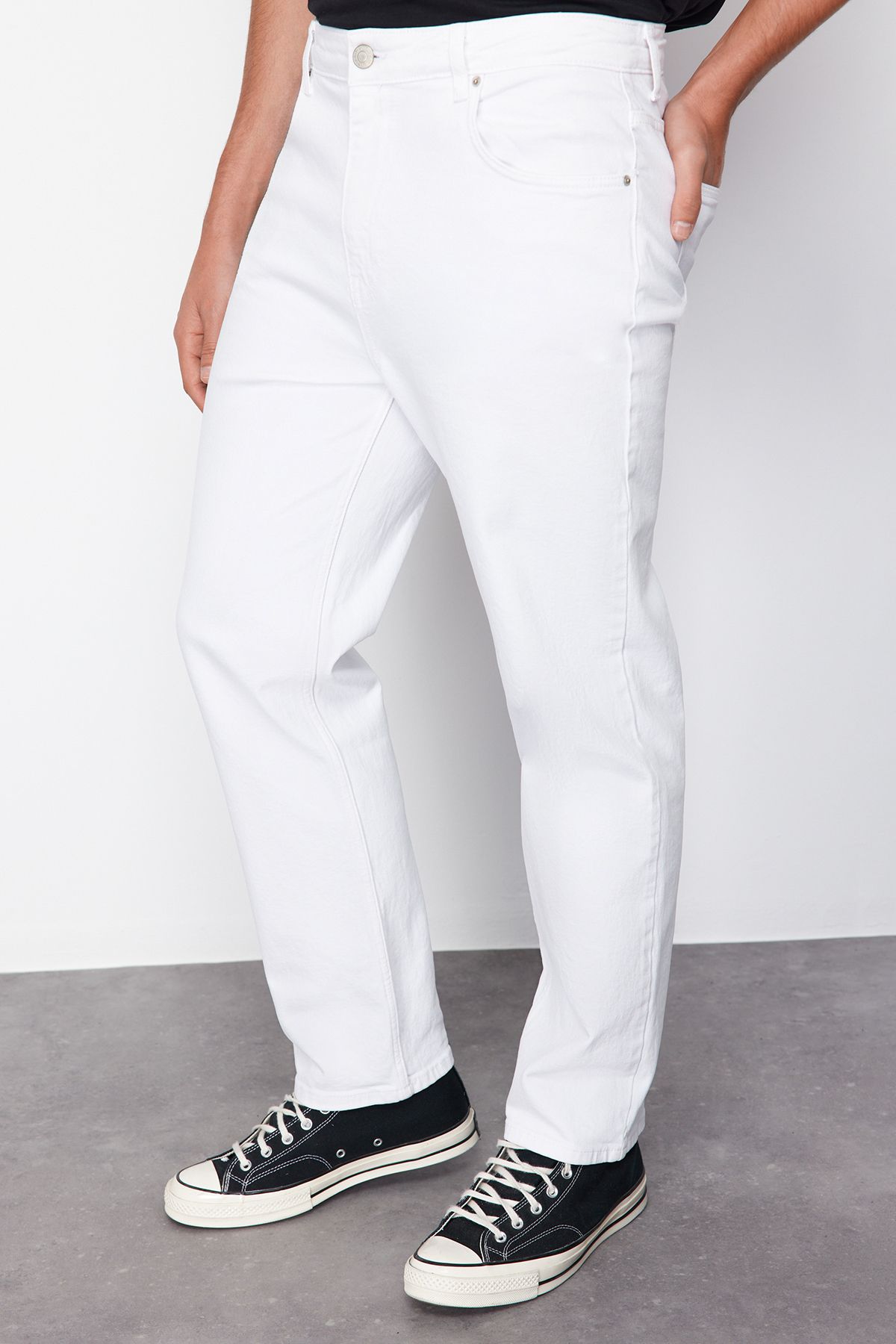 TRENDYOL MAN Erkek Beyaz  Baggy/90's Straight Fit Jeans Bol Kot Pantolon TMNSS24JE00012