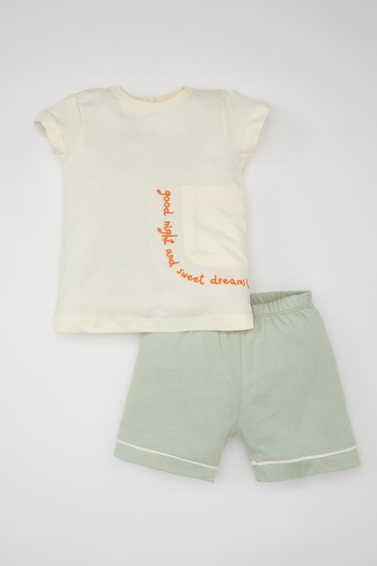 Defacto Kız Bebek Nakışlı Kısa Kollu Penye Şortlu Pijama Takımı C3480A524HS