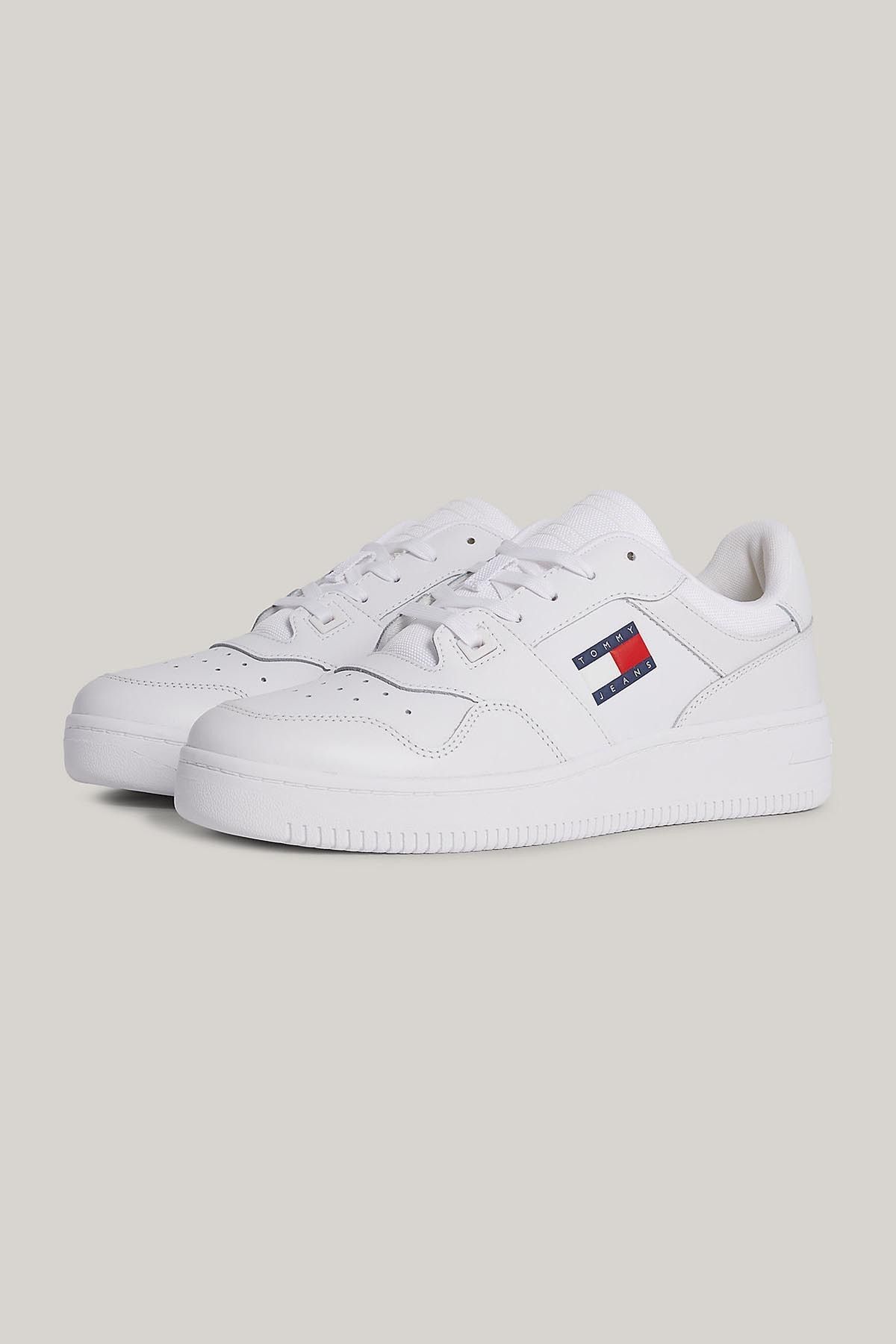 Tommy Hilfiger Erkek Marka Logolu Deri Üst Kauçuk Dış Tabanlı Gündelik Kullanıma Uygun Beyaz Sneaker Em0em01395-Ybr