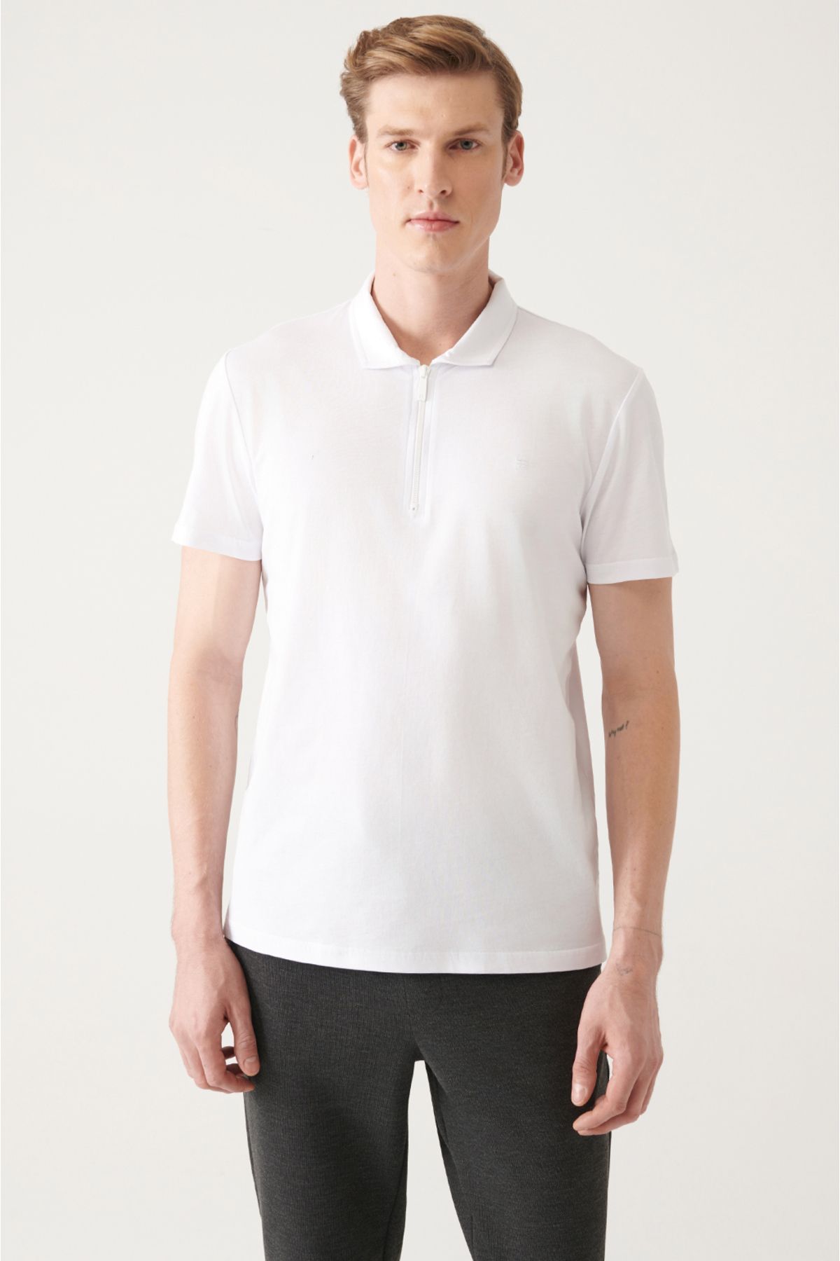 Avva Erkek Beyaz %100 Pamuk Fermuarlı Regular Fit Polo Yaka T-shirt E001034