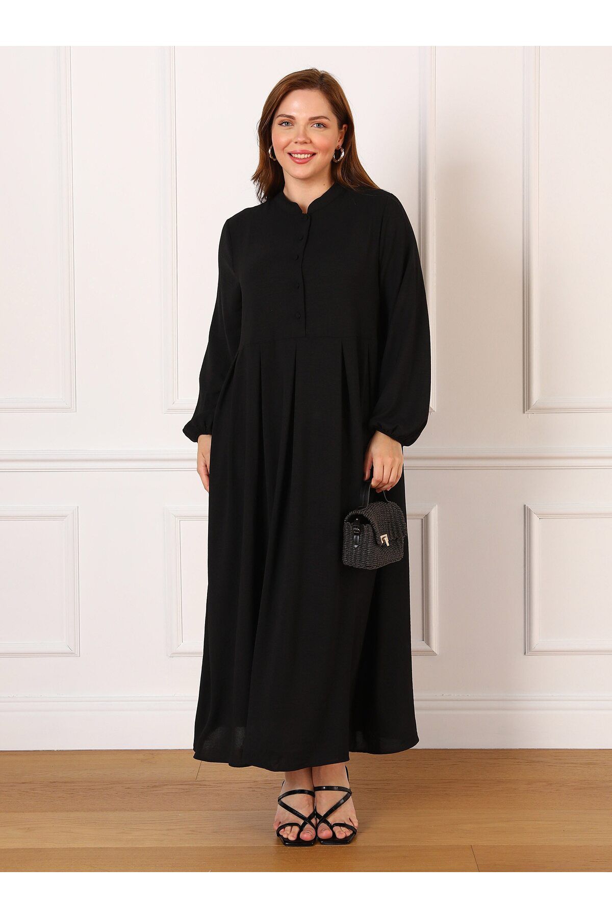 Alia Hakim Yaka Düğme Detaylı Büyük Beden Aerobin Elbise - Siyah - Alia