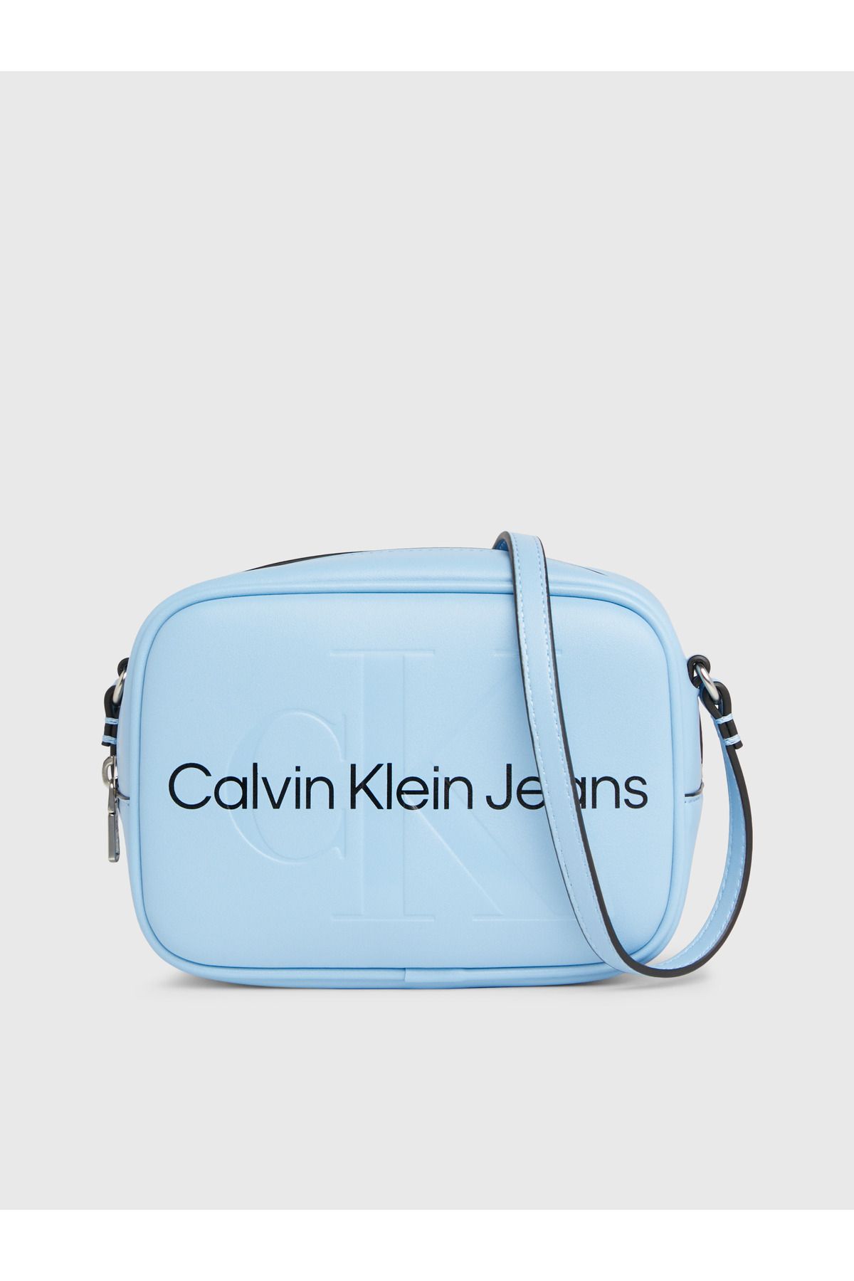 Calvin Klein Kadın Marka Logolu Ayarlanabilir Omuz Askılı Şık Görünüşlü Gündelik Kullanıma Uygun Mavi Omuz Çanta