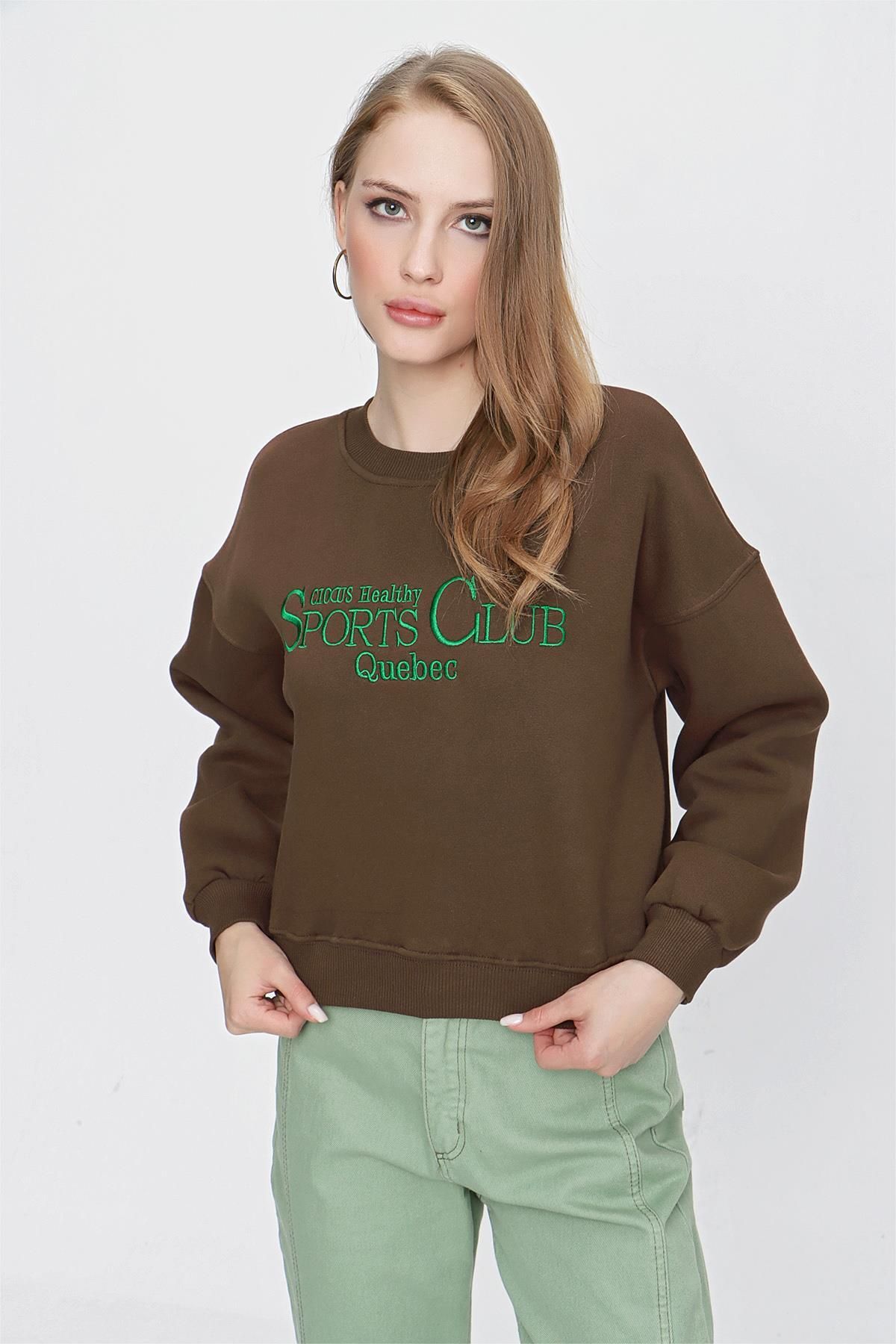 Tena Kadın Kahve Üç Iplik Sports Clup Nakışlı Crop Sweatshirt