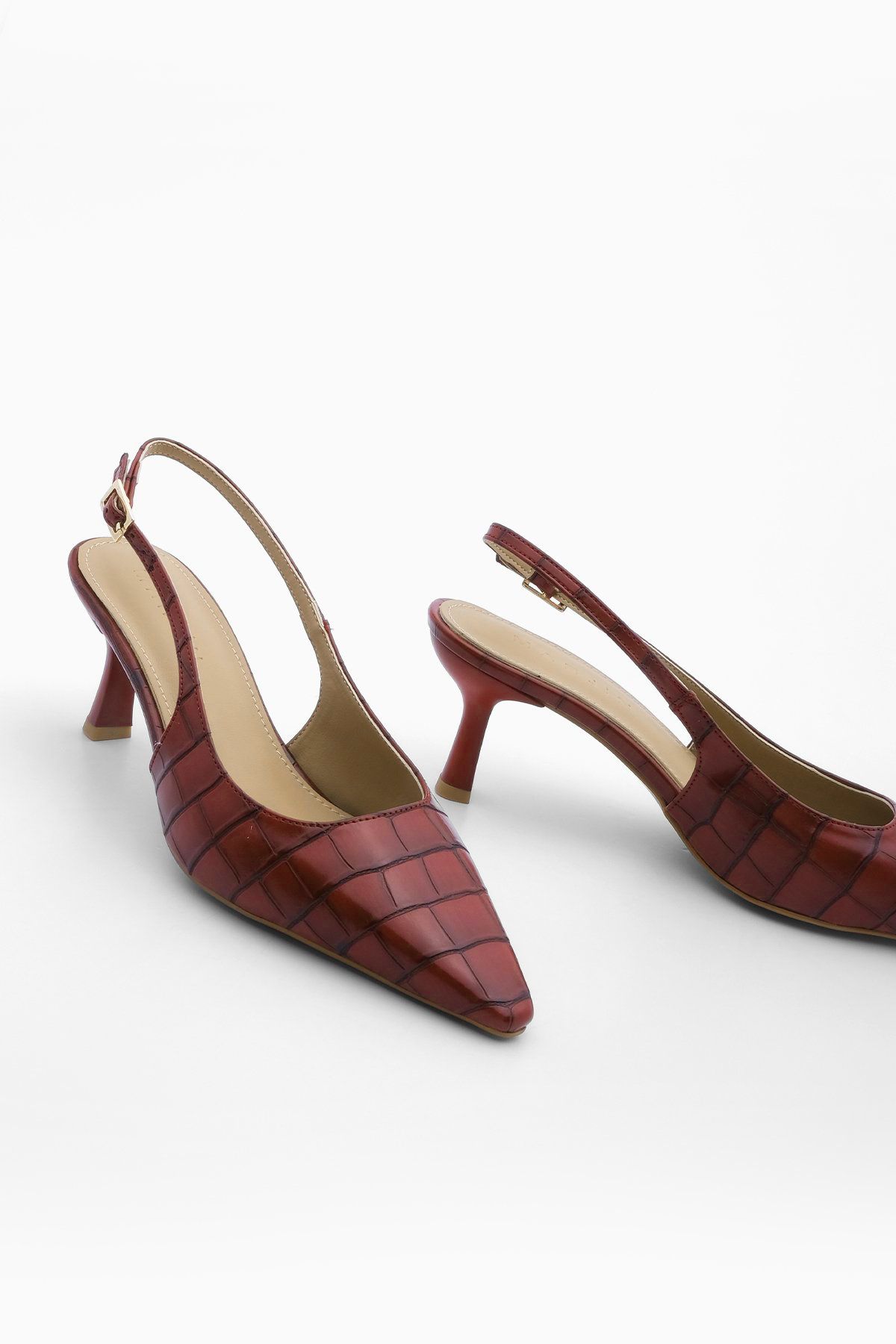 Marjin Kadın Sivri Burun Arkası Açık Ince Ökçe Klasik Topuklu Ayakkabı Fanle Bordo Croco
