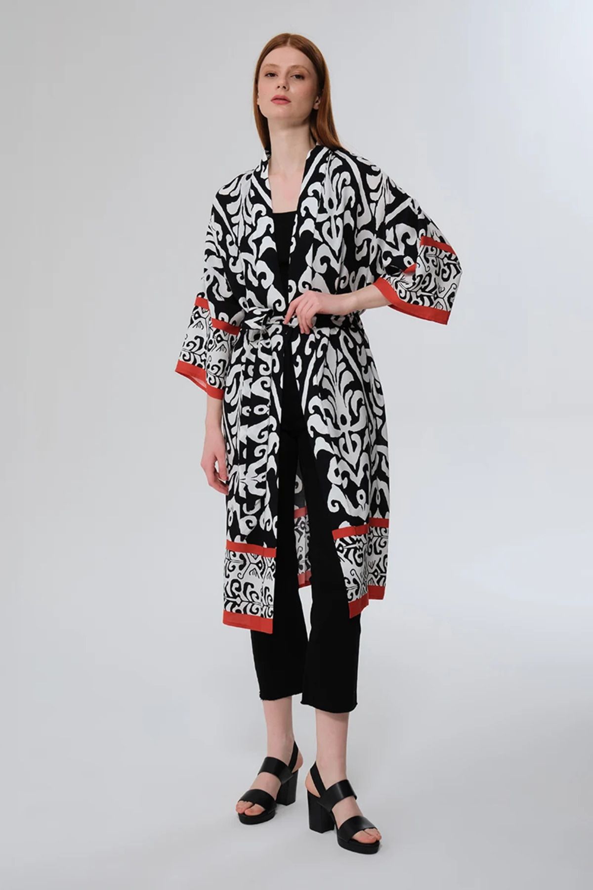 Gusto Desenli Uzun Kimono - Siyah