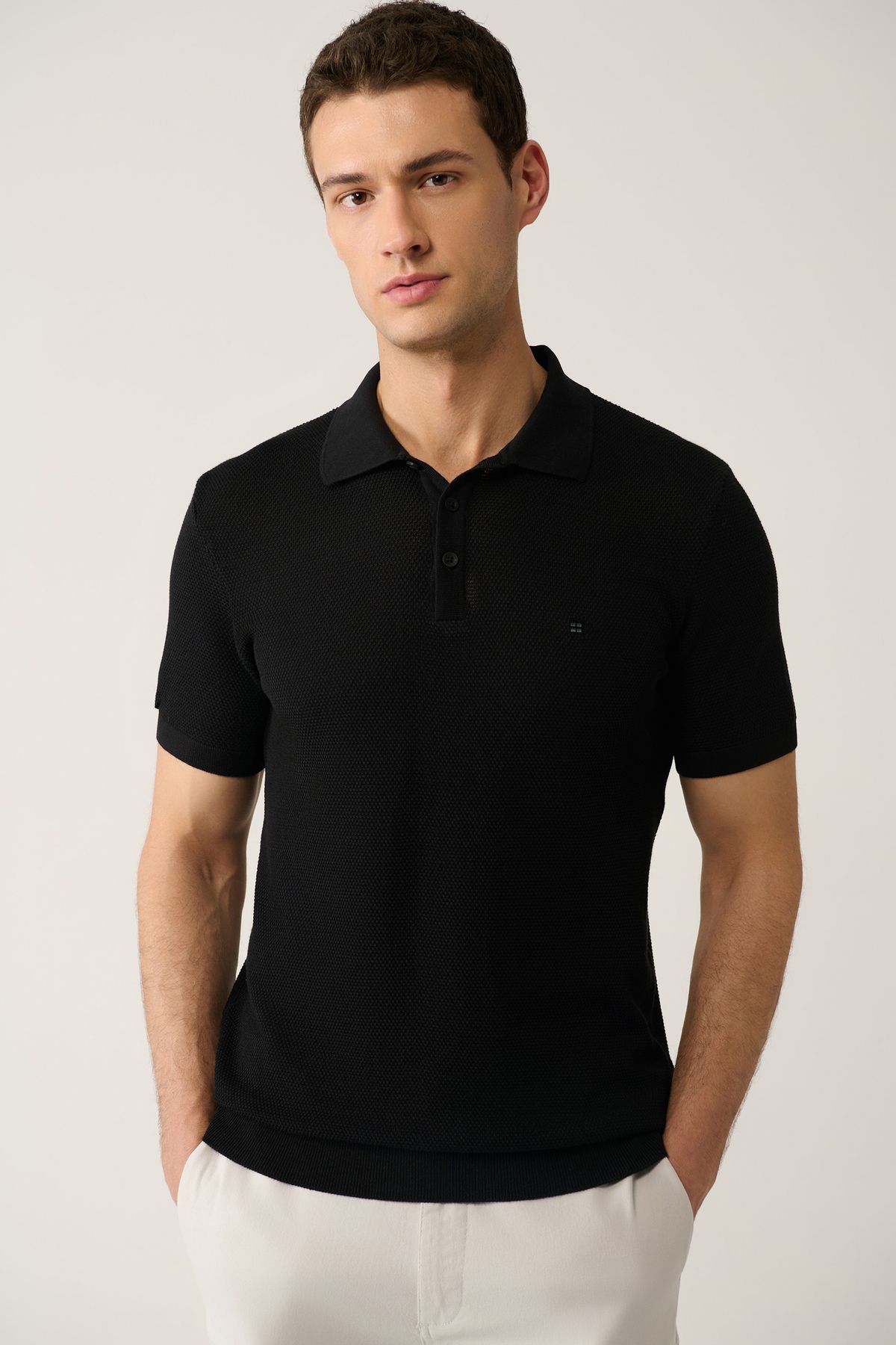 Avva Erkek Siyah 3 Düğmeli Polo Yaka Triko T-shirt Dokulu Ribanalı Regular Fit B005009