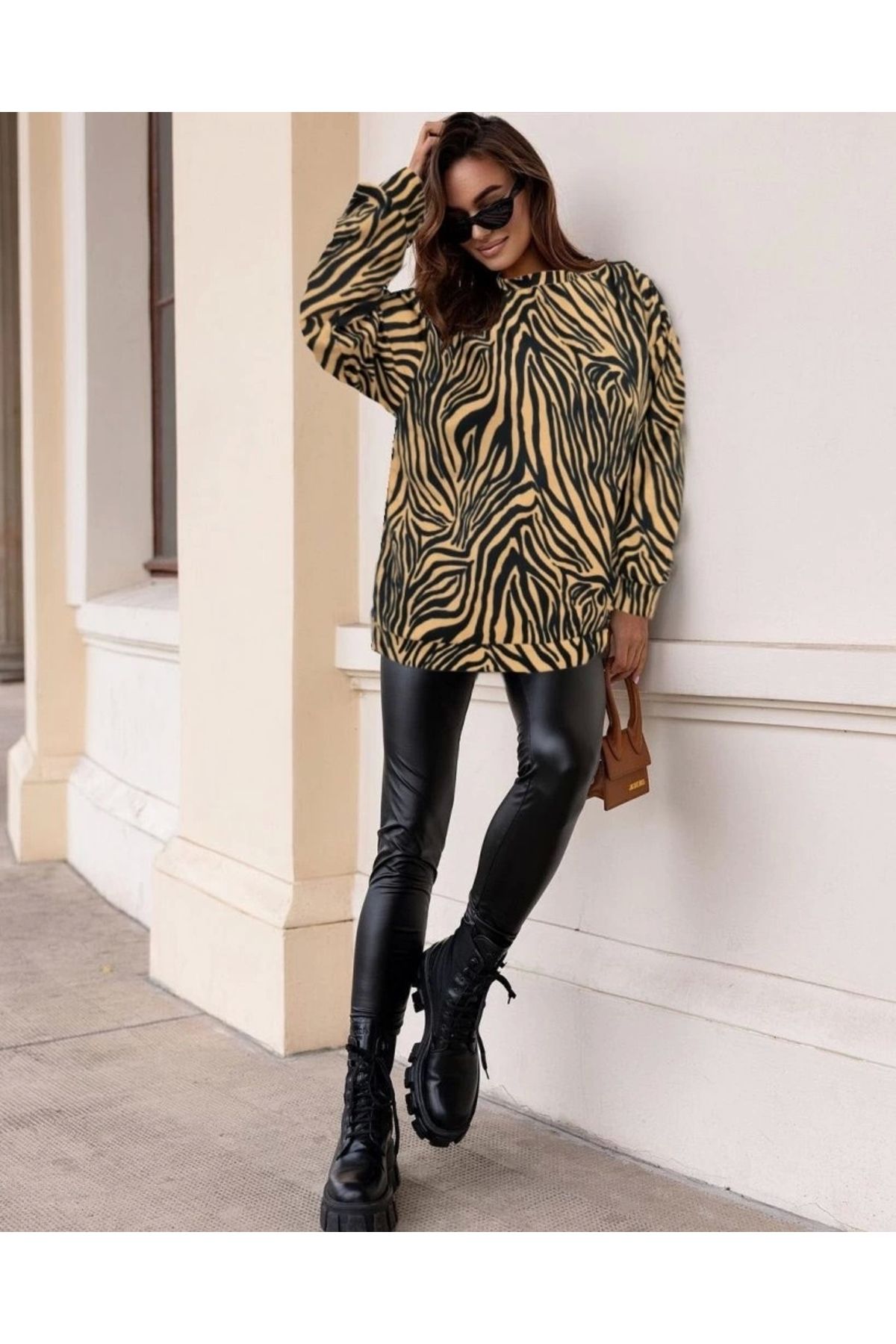 Genel Markalar Kadın Uzun Kollu Zebra Desen Süet Krep Oversize Bluz