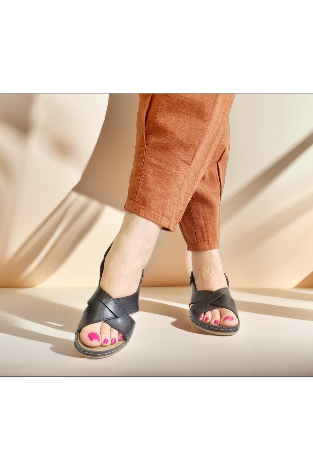 Esem Kadın Günlük Yazlık Tokalı Çapraz Sandalet