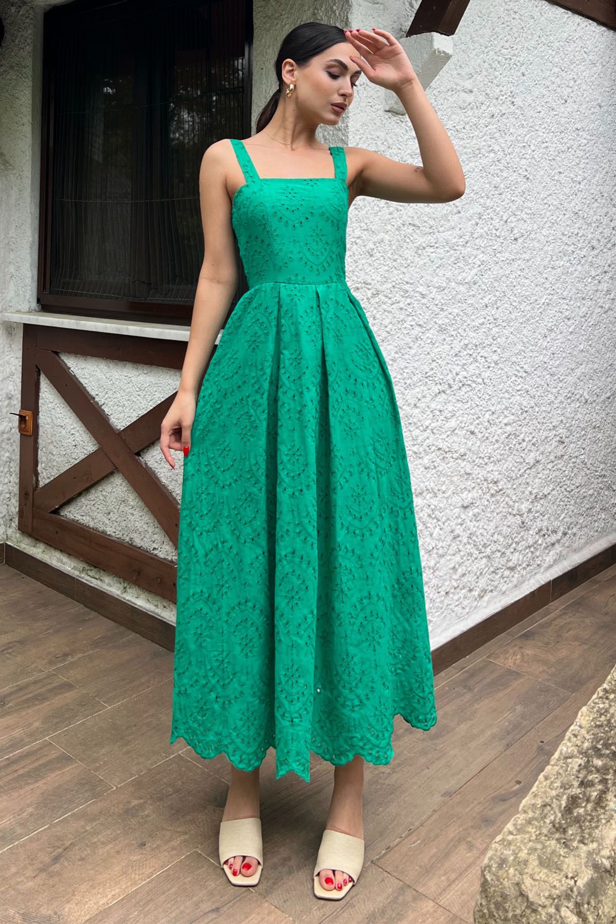 Seda Yalçın Atelier Yeşil Askı Aparat Detaylı Brode Elbise