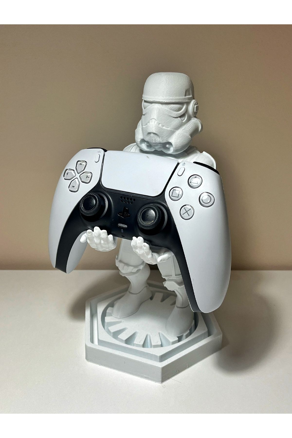 Nerva Design 3D Star Wars Stormtrooper Kol Tutucu, Joystick Kumanda Standı, Xbox / PS4 / PS5 Uyumlu